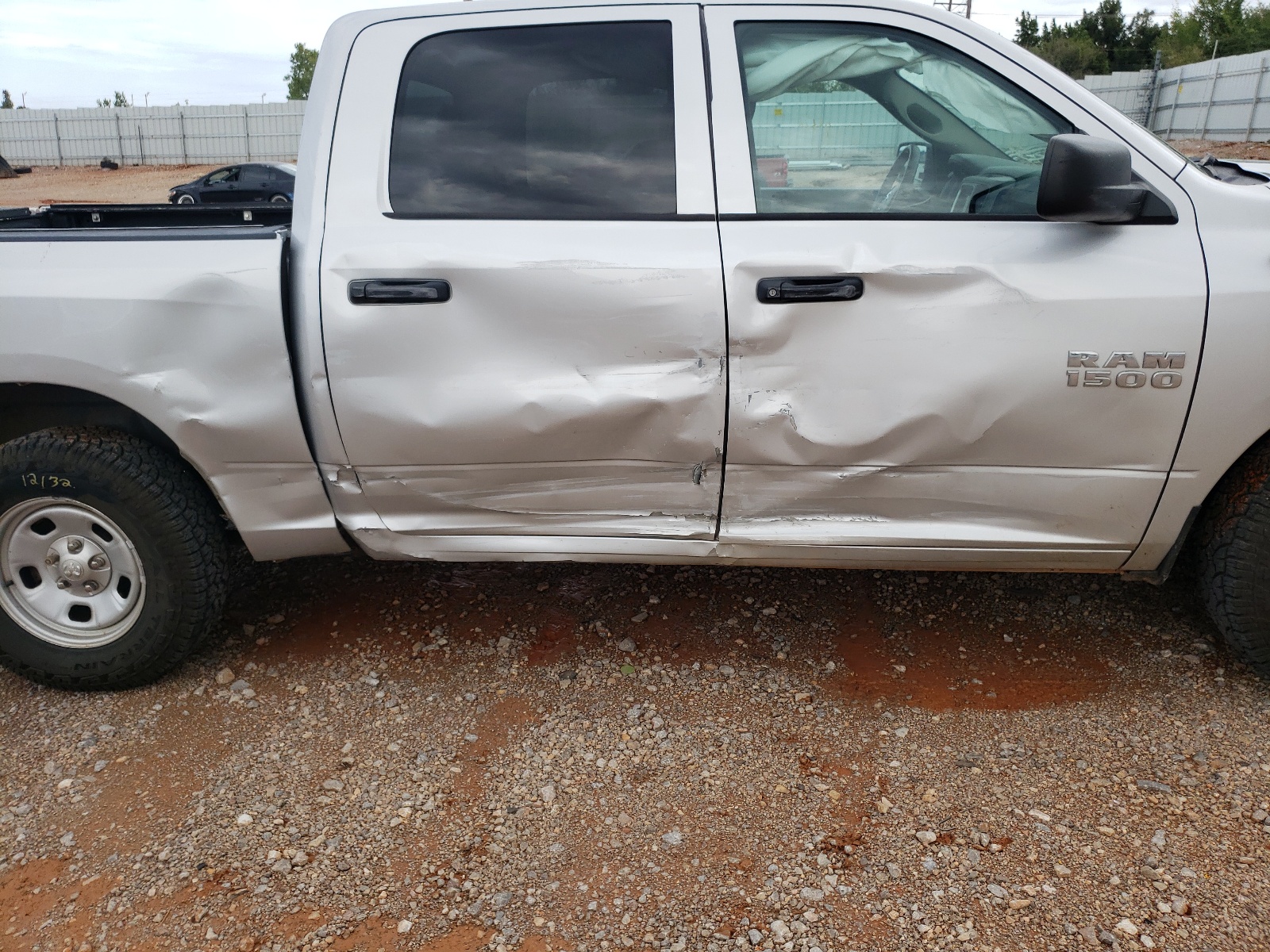 Photo 9 from auction – 2017 RAM 1500 ST with VIN 1C6RR6KG1HS556383