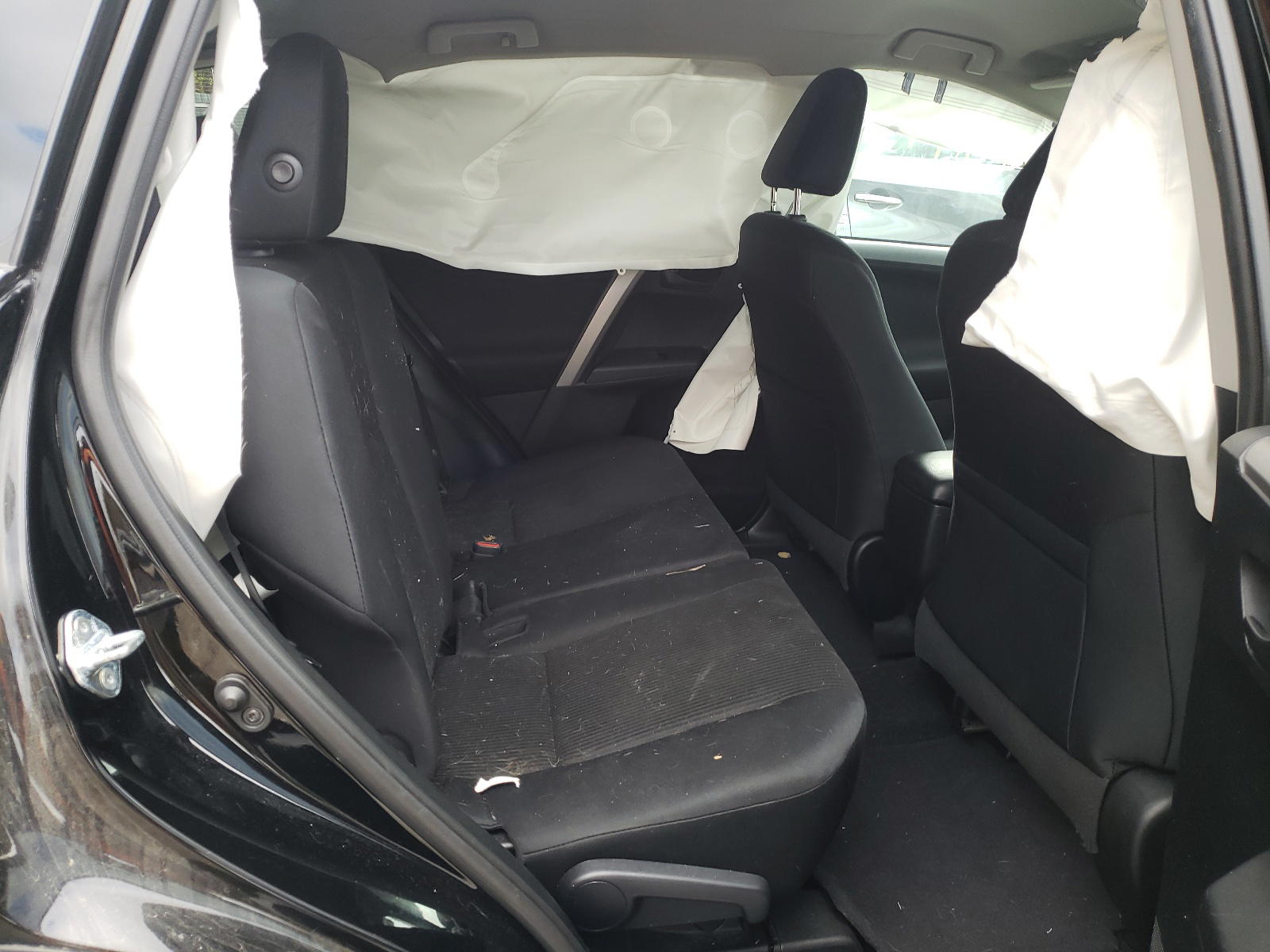 Photo 6 from auction – 2017 TOYOTA RAV4 LE with VIN 2T3BFREV2HW667322