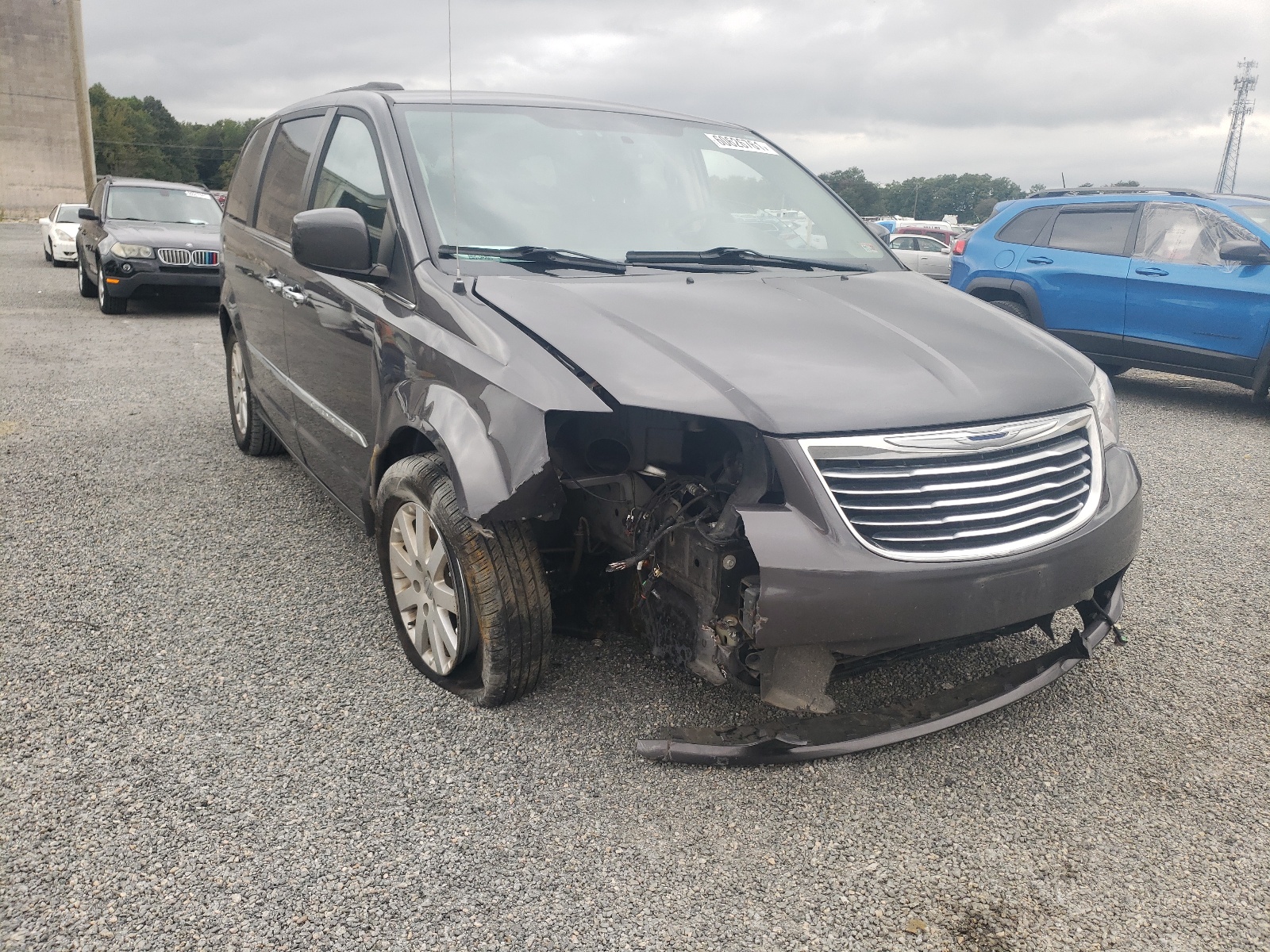 Photo 1 from auction – 2015 CHRYSLER TOWN & COU with VIN 2C4RC1BGXFR740751