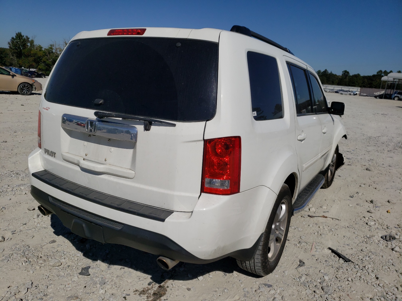 Foto 4 de la subasta – 2014 HONDA PILOT EXL con VIN 5FNYF3H55EB007540