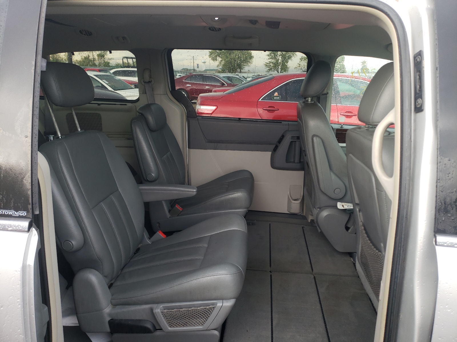 Photo 6 from auction – 2010 CHRYSLER TOWN & COU with VIN 2A4RR5DX9AR123900