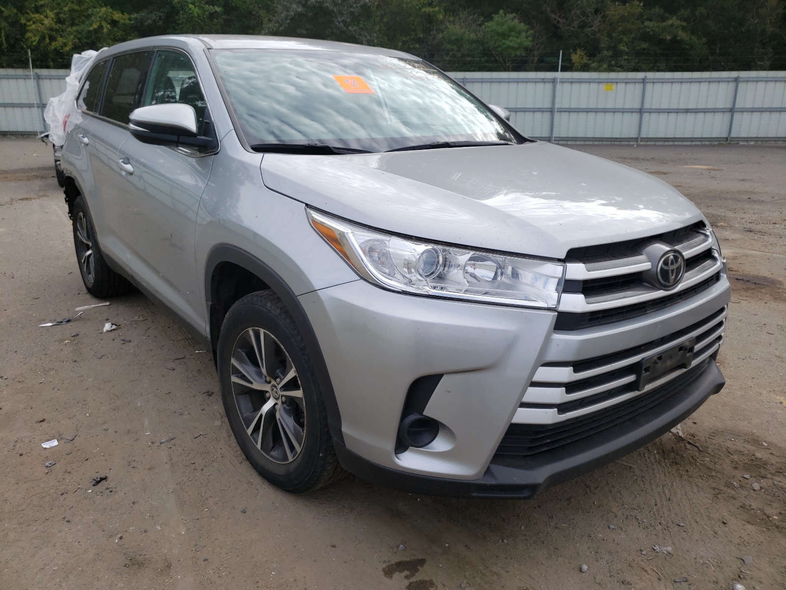 Photo 1 from auction – 2019 TOYOTA HIGHLANDER with VIN 5TDZARFH4KS046792