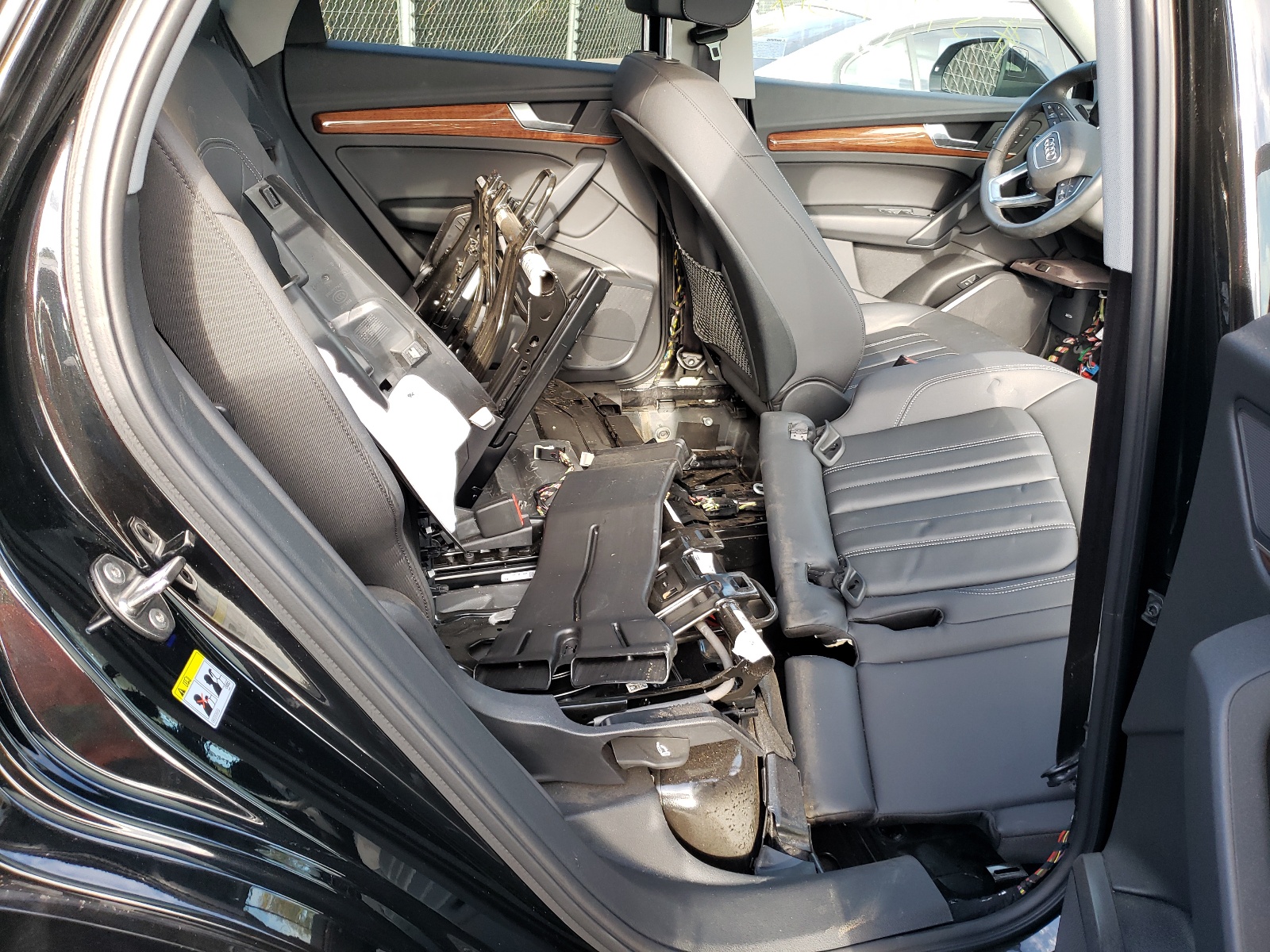 Photo 6 from auction – 2021 AUDI Q5 PREMIUM with VIN WA1AAAFY2M2019559