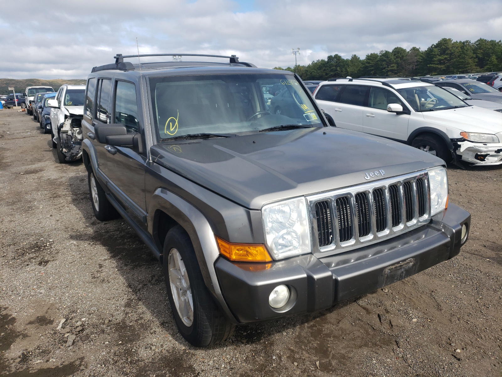 JEEP COMMANDER 2008 with VIN 1J8HG48N48C151223 - Photo from auction