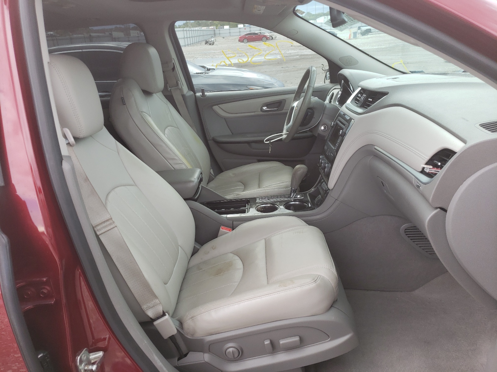 Photo 5 from auction – 2016 CHEVROLET TRAVERSE L with VIN 1GNKVJKDXGJ229670