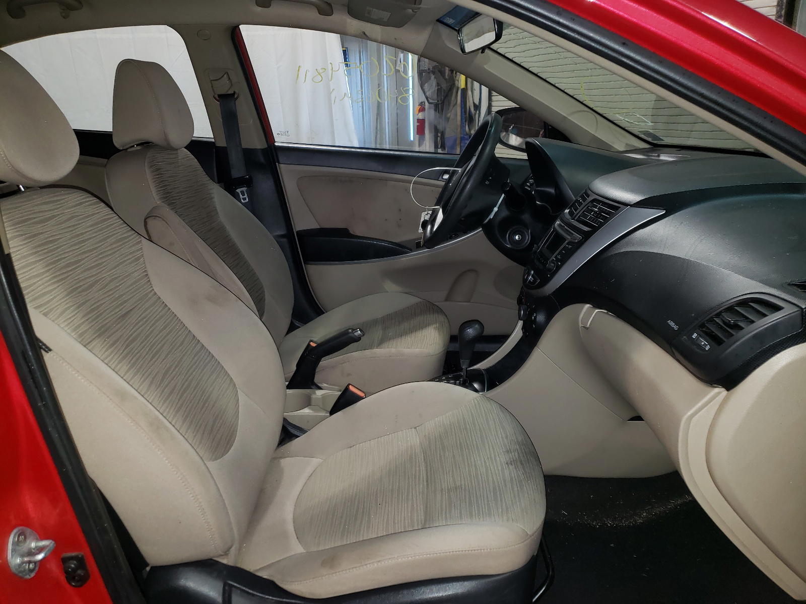 Photo 5 from auction – 2016 HYUNDAI ACCENT SE with VIN KMHCT4AE7GU082202
