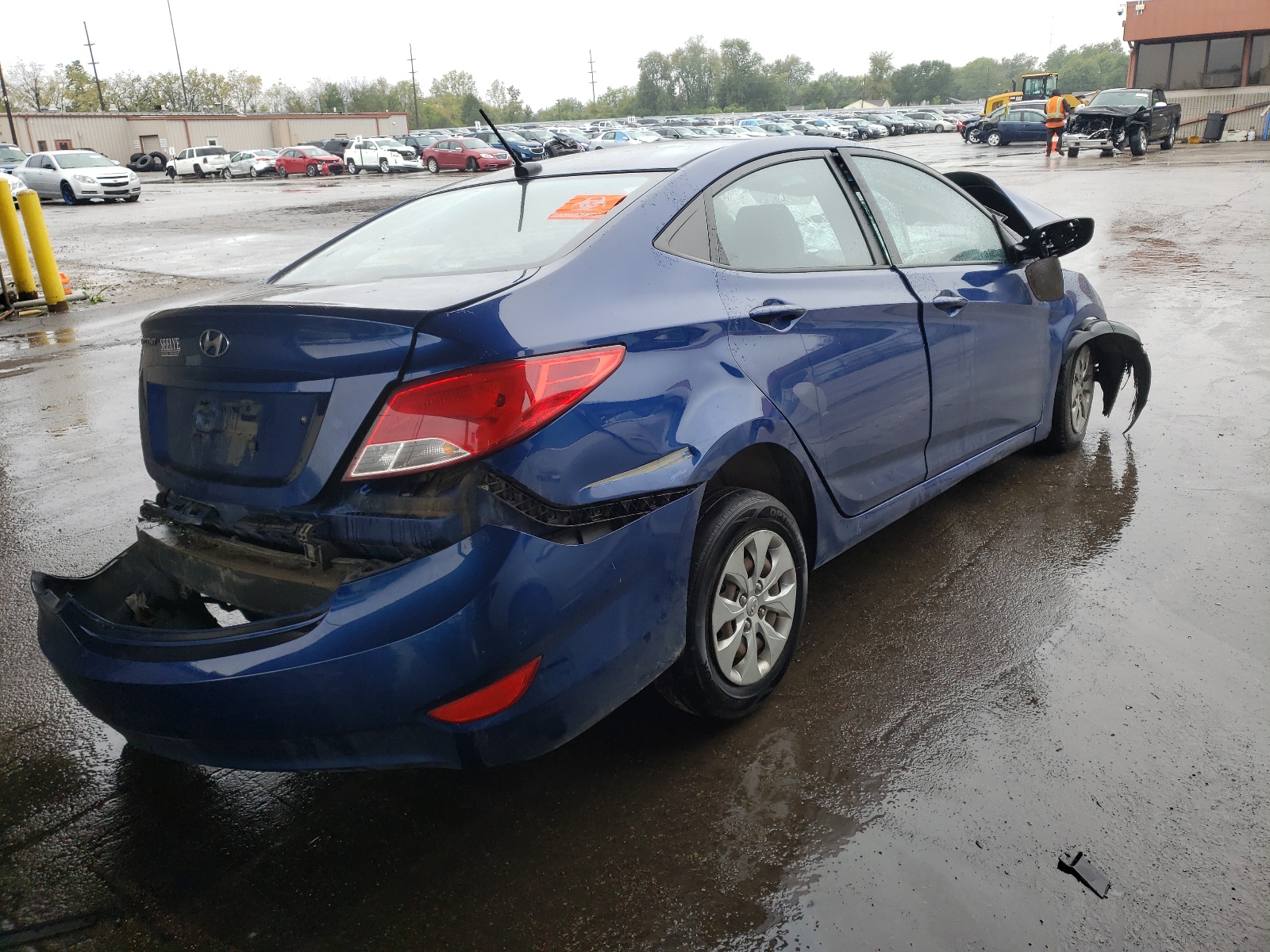 Photo 4 from auction – 2015 HYUNDAI ACCENT GLS with VIN KMHCT4AE1FU905060