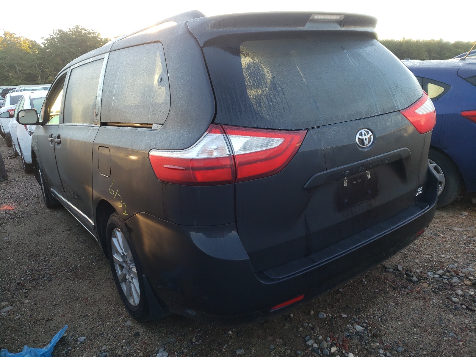 Photo 3 from auction – 2017 TOYOTA SIENNA LE with VIN 5TDJZ3DC4HS165199