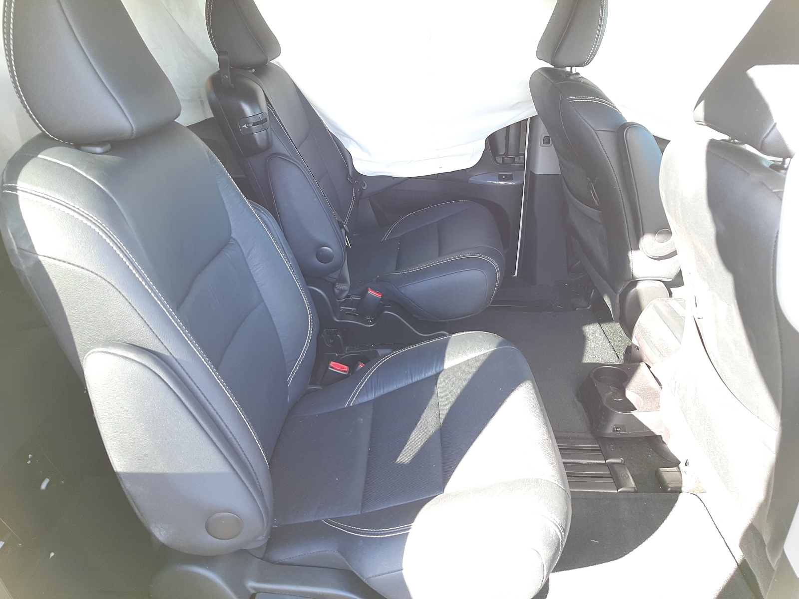 Photo 6 from auction – 2017 TOYOTA SIENNA SE with VIN 5TDXZ3DC3HS806045