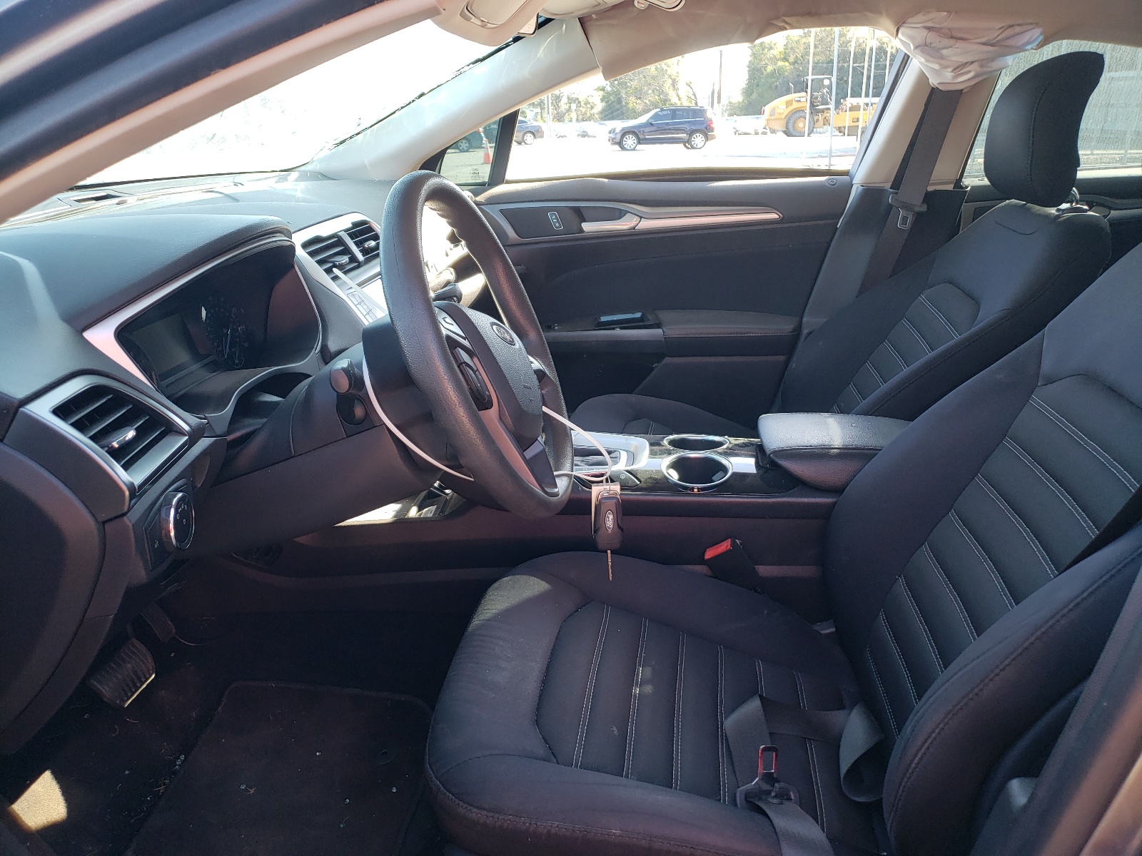 Photo 5 from auction – 2013 FORD FUSION SE with VIN 3FA6P0HR9DR285821