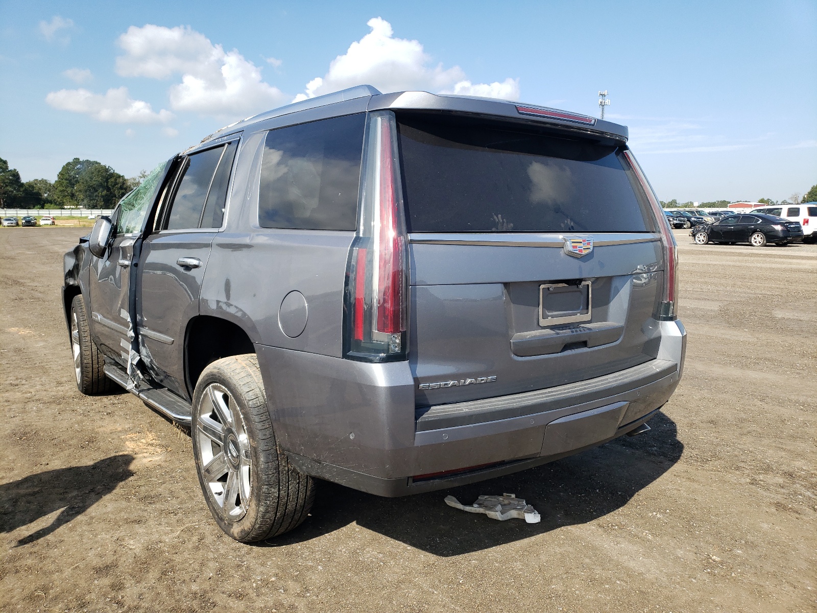 Photo 3 from auction – 2018 CADILLAC ESCALADE L with VIN 1GYS3BKJ7JR239229