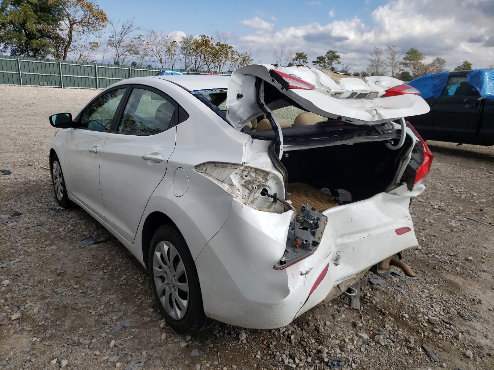 Photo 3 from auction – 2012 HYUNDAI ELANTRA GL with VIN 5NPDH4AE4CH146985