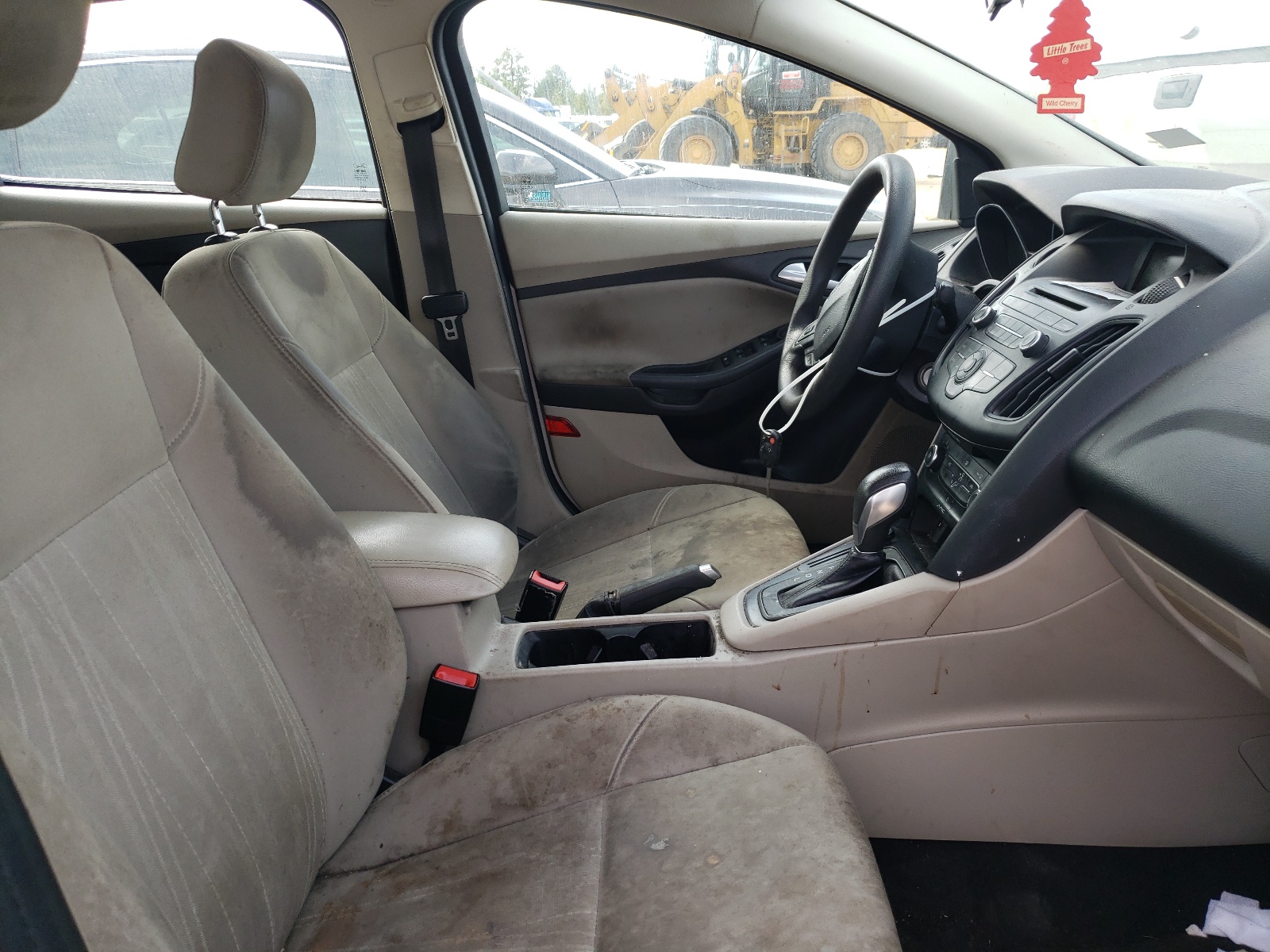 صورة رقم 5 من المزاد - 2017 FORD FOCUS SE مع VIN 1FADP3F21HL269437