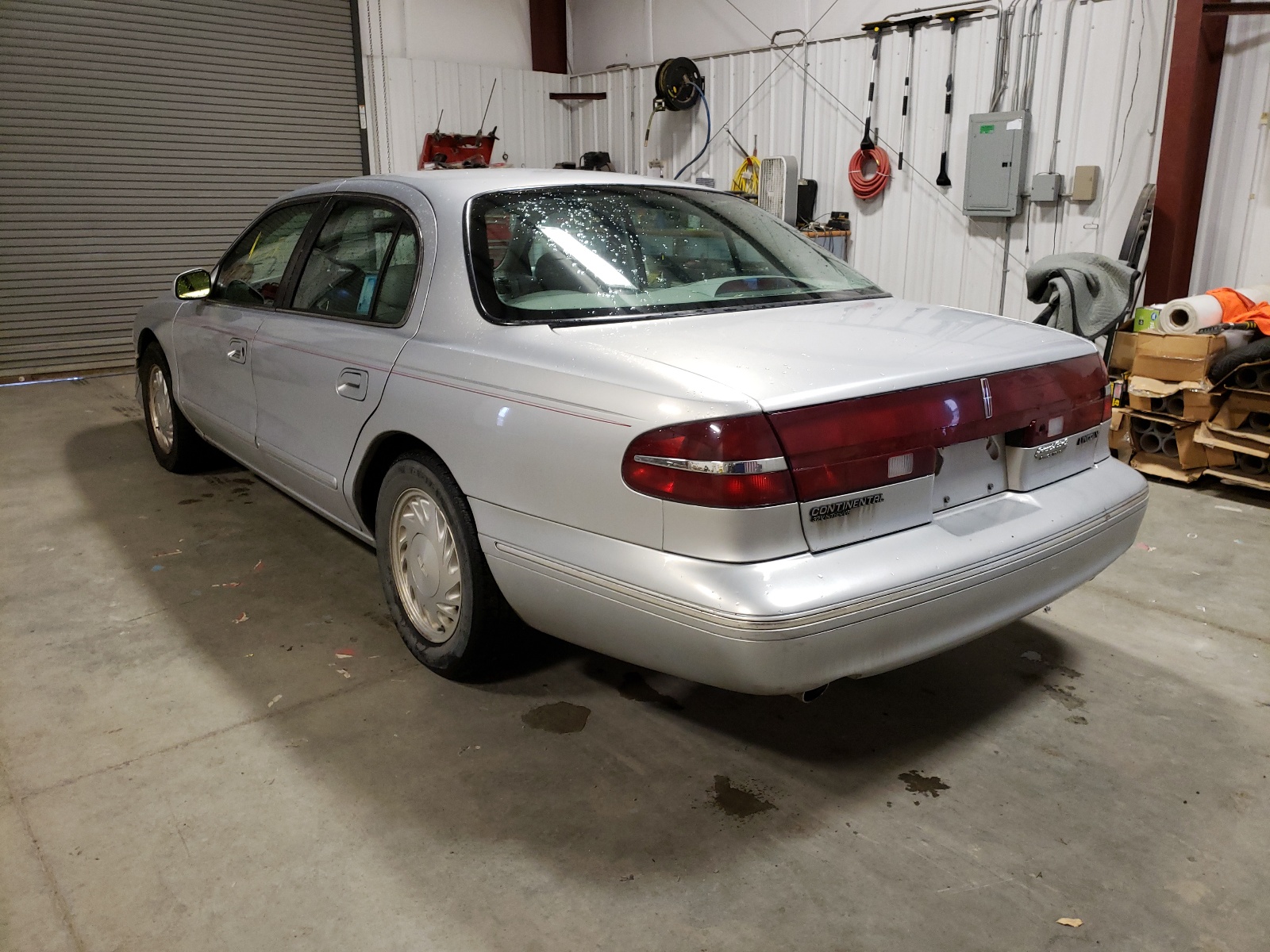 Photo 3 from auction – 1996 LINCOLN CONTINENTA with VIN 1LNLM97V1TY706337