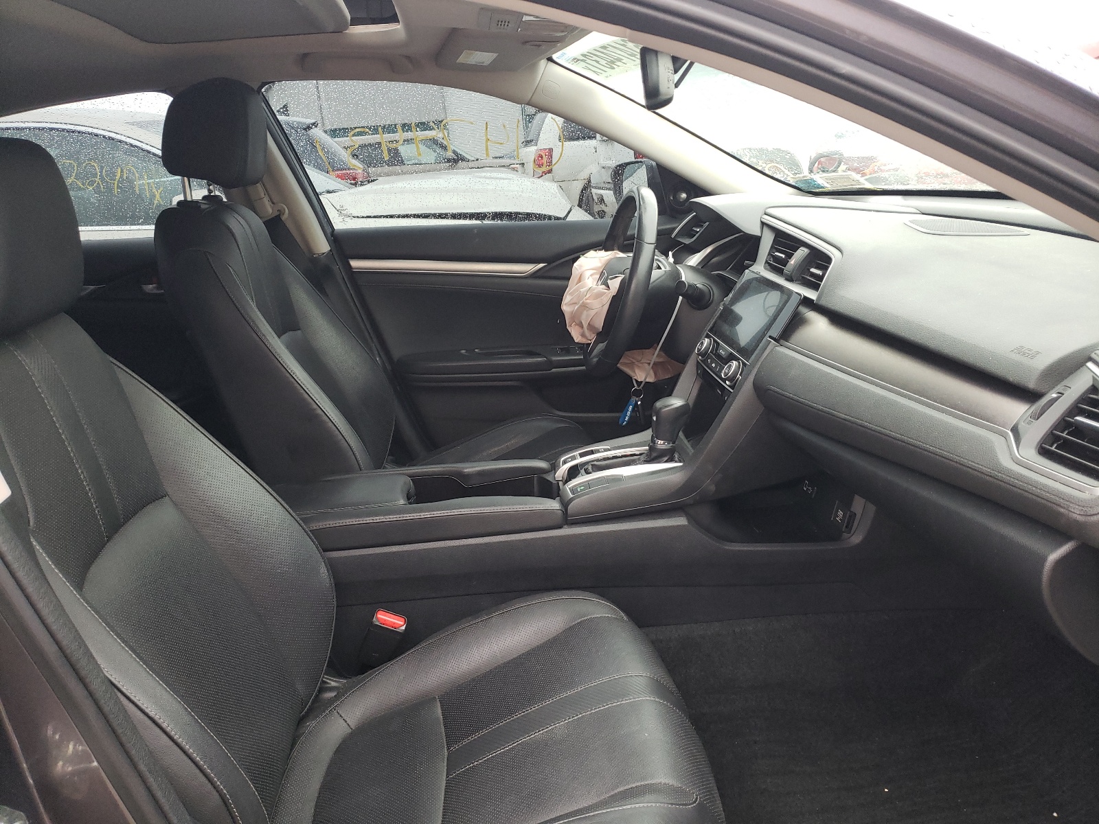 Photo 5 from auction – 2016 HONDA CIVIC TOUR with VIN 19XFC1F92GE210467