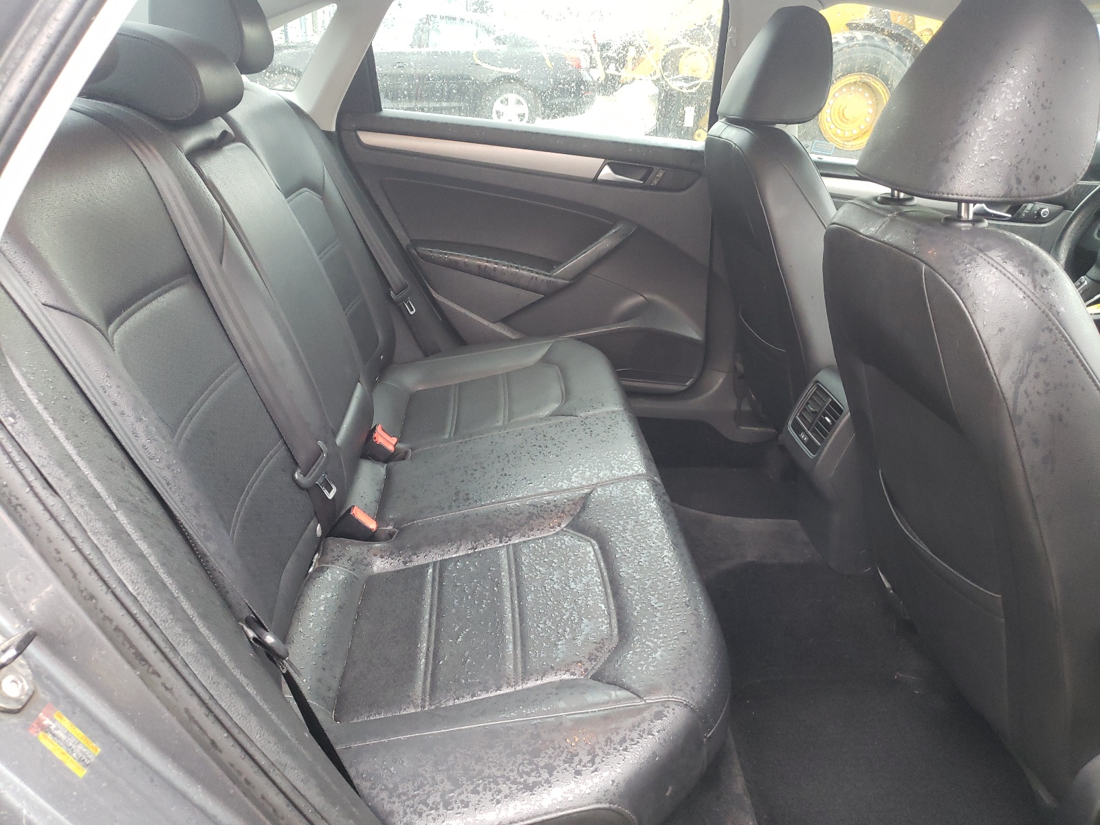 Photo 6 from auction – 2014 VOLKSWAGEN PASSAT SE with VIN 1VWBN7A36EC078149