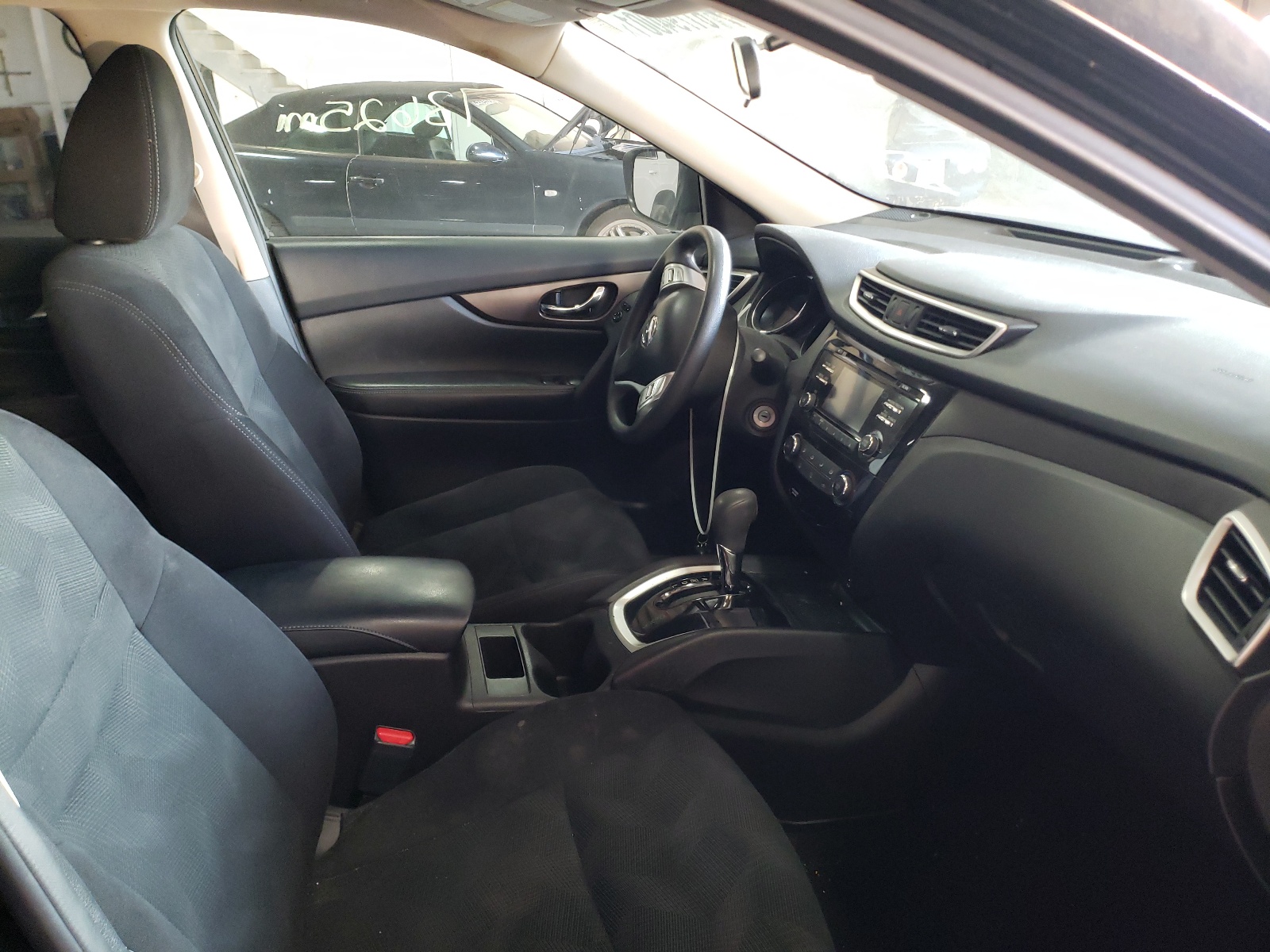 Photo 5 from auction – 2014 NISSAN ROGUE with VIN 5N1AT2MT0EC870456