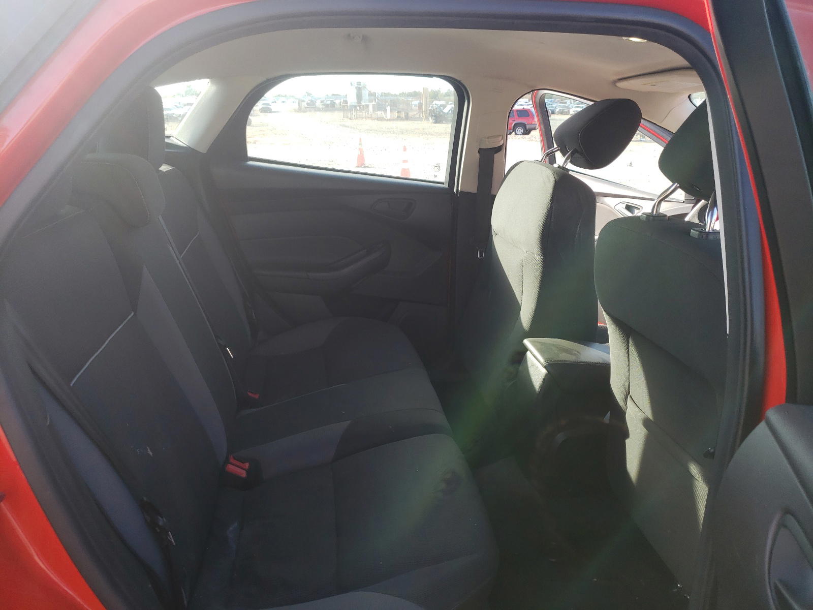 Photo 6 from auction – 2012 FORD FOCUS SE with VIN 1FAHP3K20CL338389