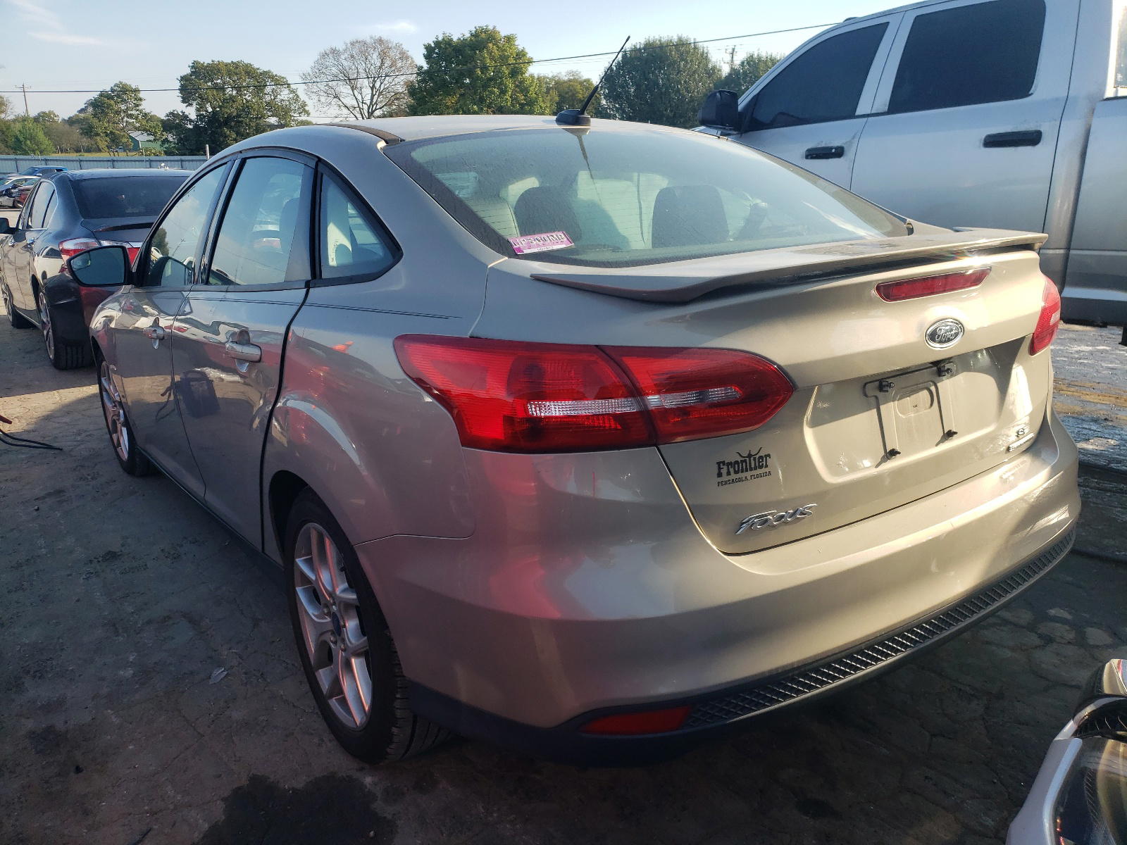 Photo 3 from auction – 2015 FORD FOCUS SE with VIN 1FADP3F22FL200236