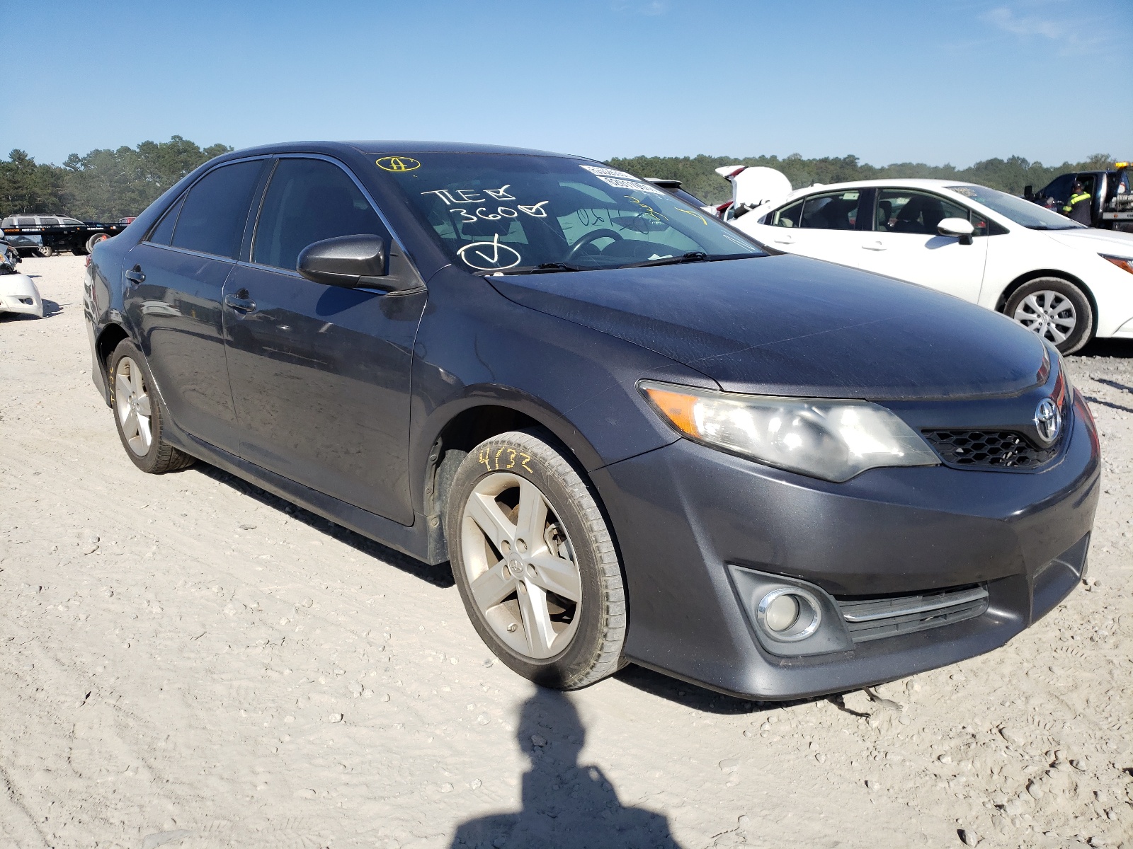 TOYOTA CAMRY L 2014 with VIN 4T1BF1FK4EU471019 - Photo from auction