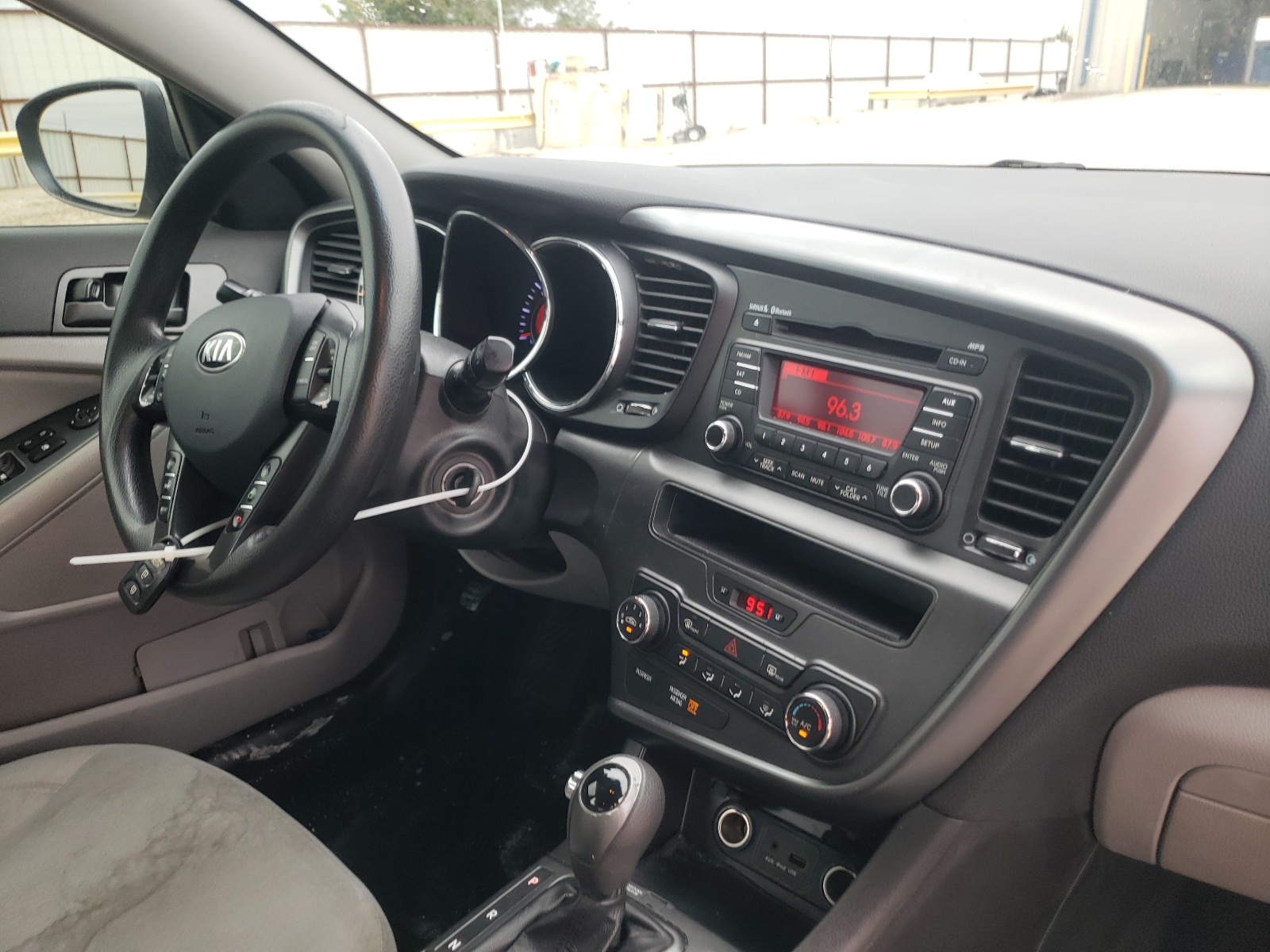 Photo 9 from auction – 2013 KIA OPTIMA LX with VIN 5XXGM4A78DG258681