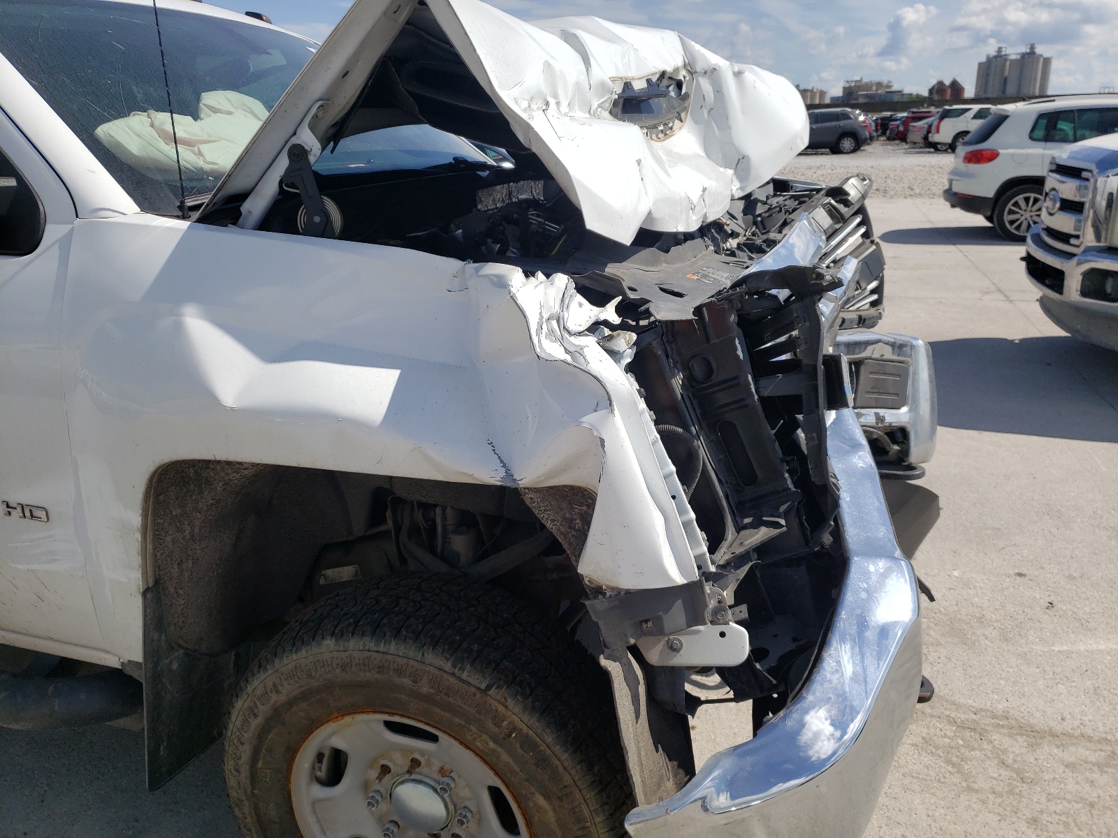 Photo 9 from auction – 2018 CHEVROLET SILVERADO with VIN 1GC2KUEY2JZ221427