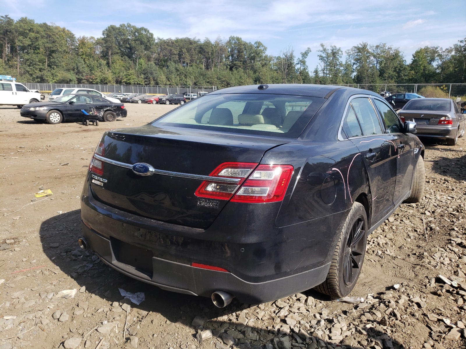 Photo 4 from auction – 2013 FORD TAURUS LIM with VIN 1FAHP2F82DG230617