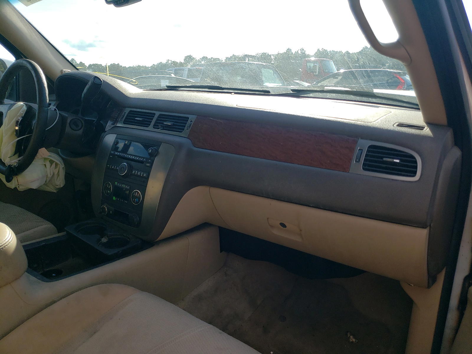 Photo 9 from auction – 2007 GMC YUKON with VIN 1GKFC13037R417755