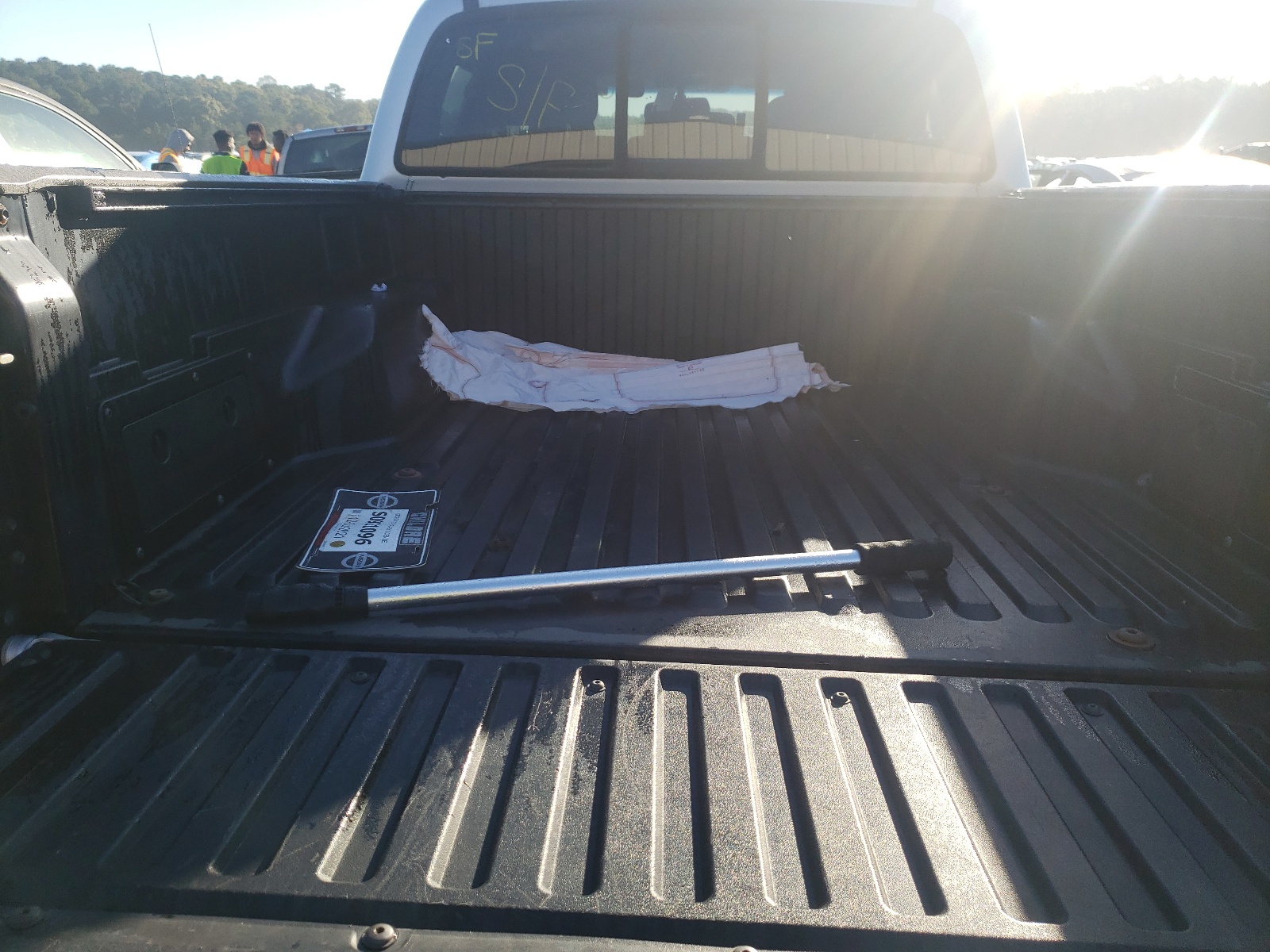 Photo 9 from auction – 2010 TOYOTA TACOMA DOU with VIN 5TEJU4GN2AZ710147