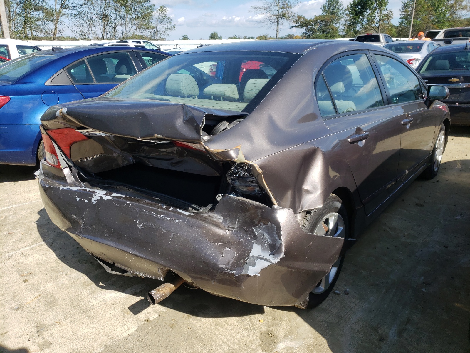 Photo 4 from auction – 2011 HONDA CIVIC LX with VIN 2HGFA1F59BH545792