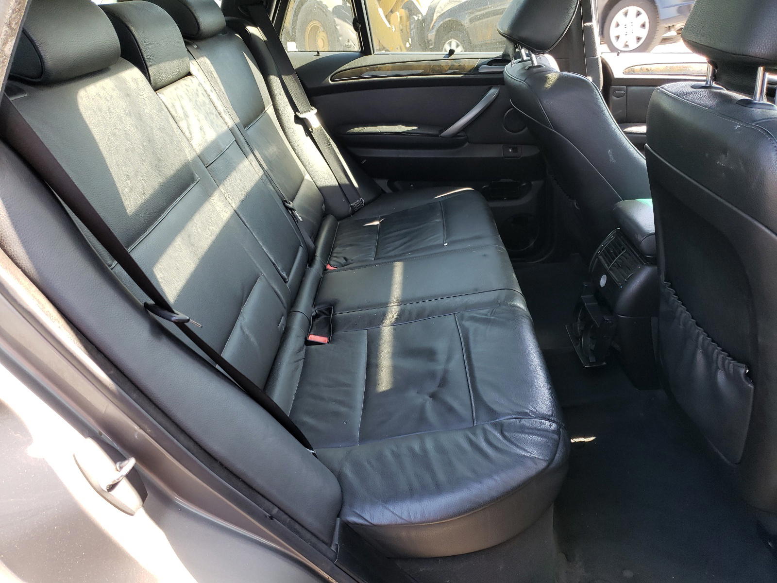 Photo 6 from auction – 2006 BMW X5 with VIN 5UXFB53546LV26128
