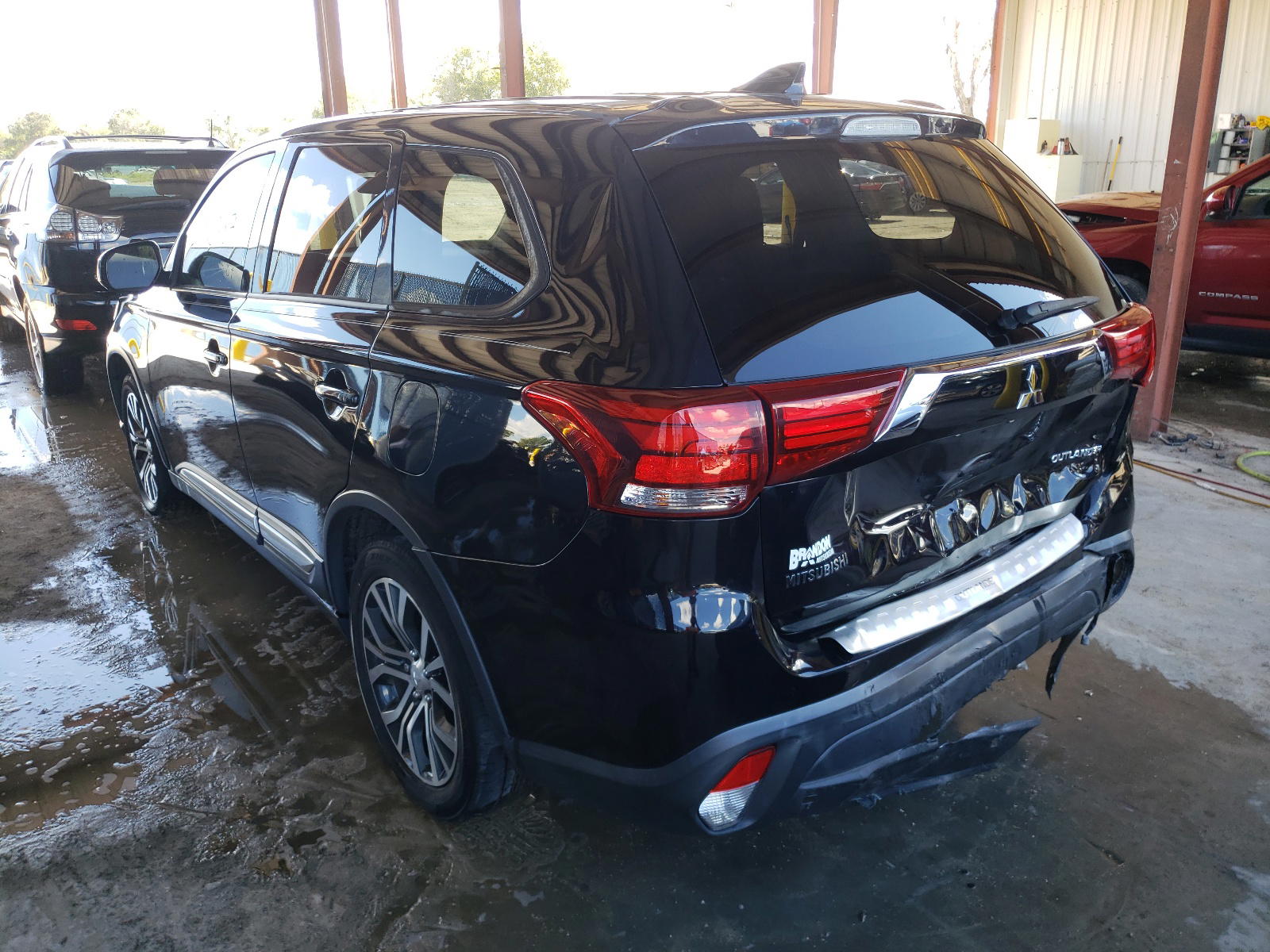 Photo 3 from auction – 2017 MITSUBISHI OUTLANDER with VIN JA4AD2A32HZ063387