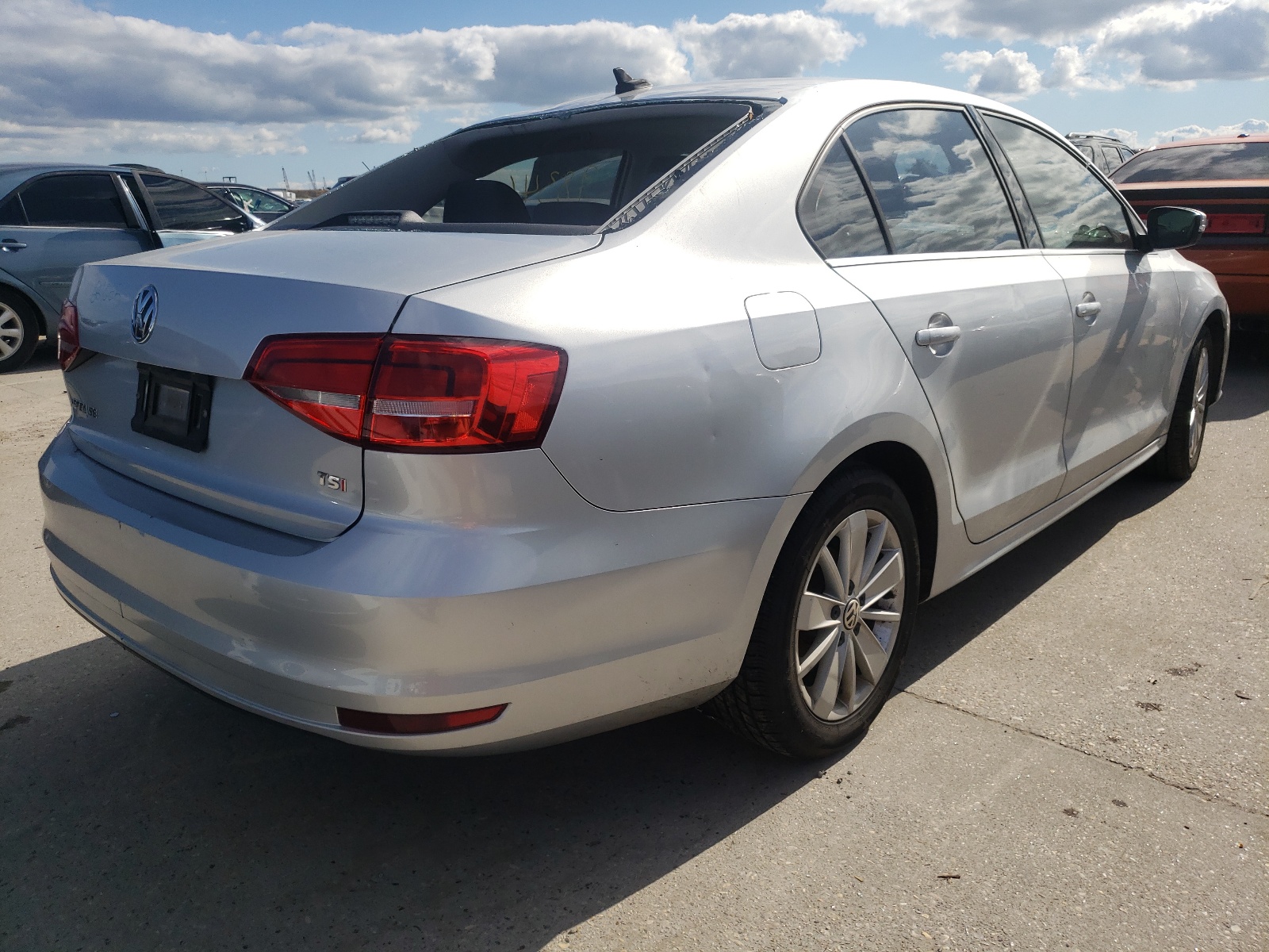 Photo 4 from auction – 2015 VOLKSWAGEN JETTA SE with VIN 3VWD07AJ9FM291344