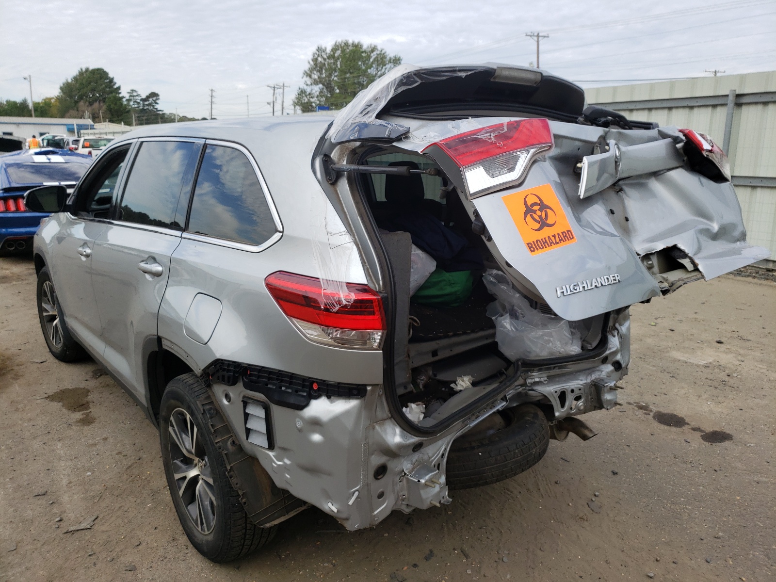Photo 3 from auction – 2019 TOYOTA HIGHLANDER with VIN 5TDZARFH4KS046792