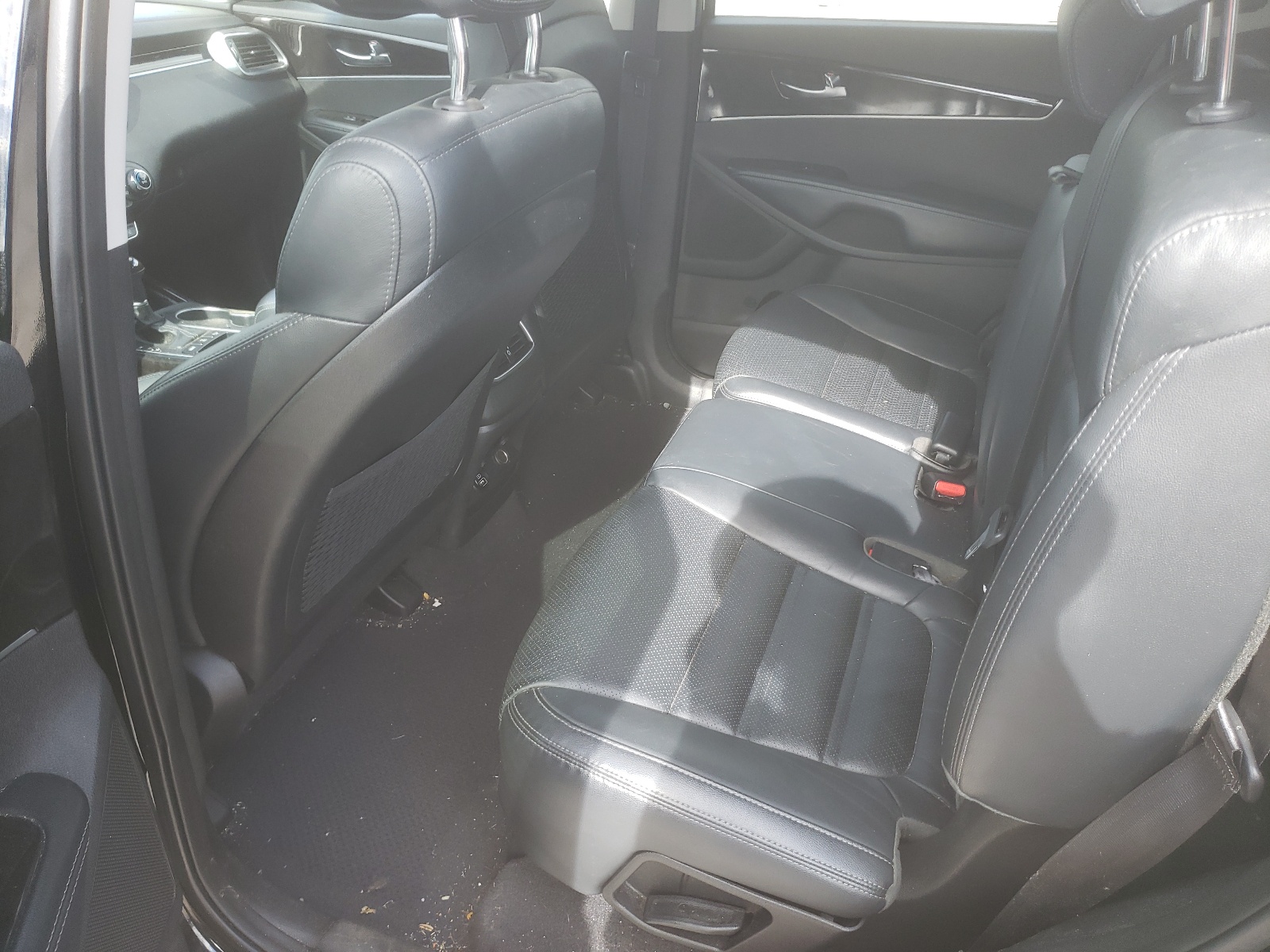 Photo 6 from auction – 2016 KIA SORENTO EX with VIN 5XYPHDA5XGG160450