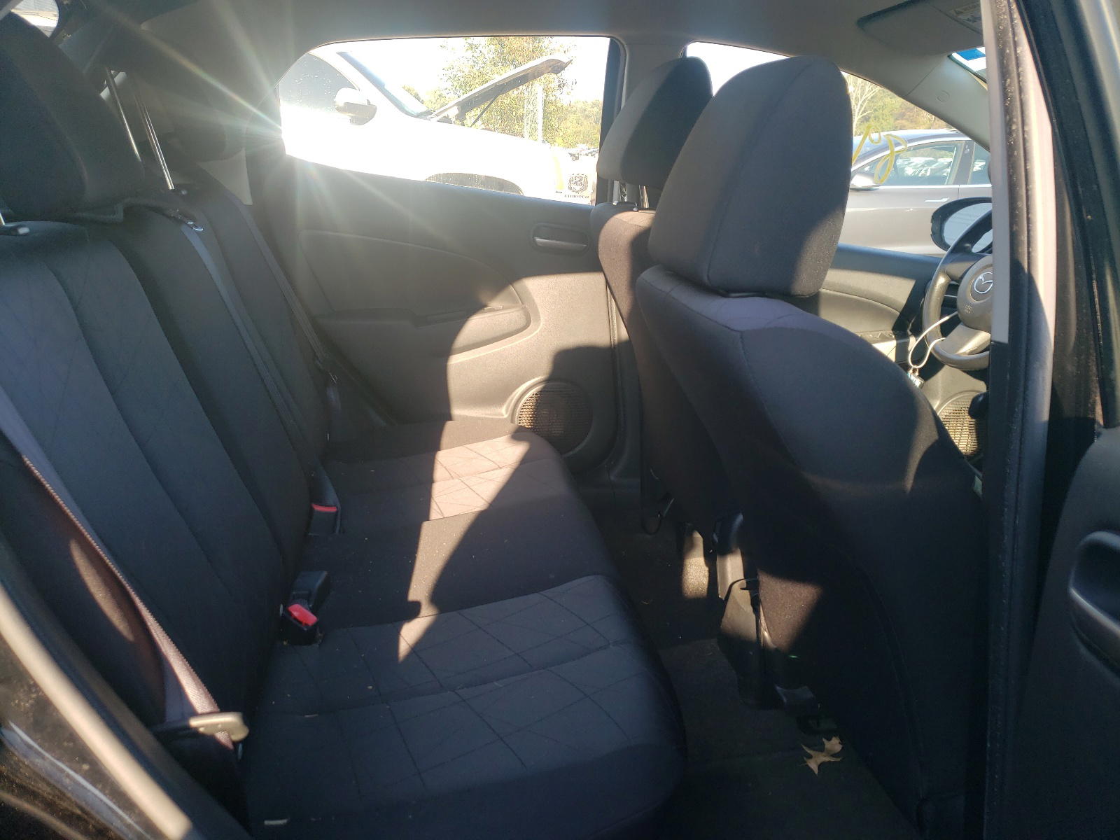 Photo 6 from auction – 2012 MAZDA MAZDA2 with VIN JM1DE1KZXC0149508