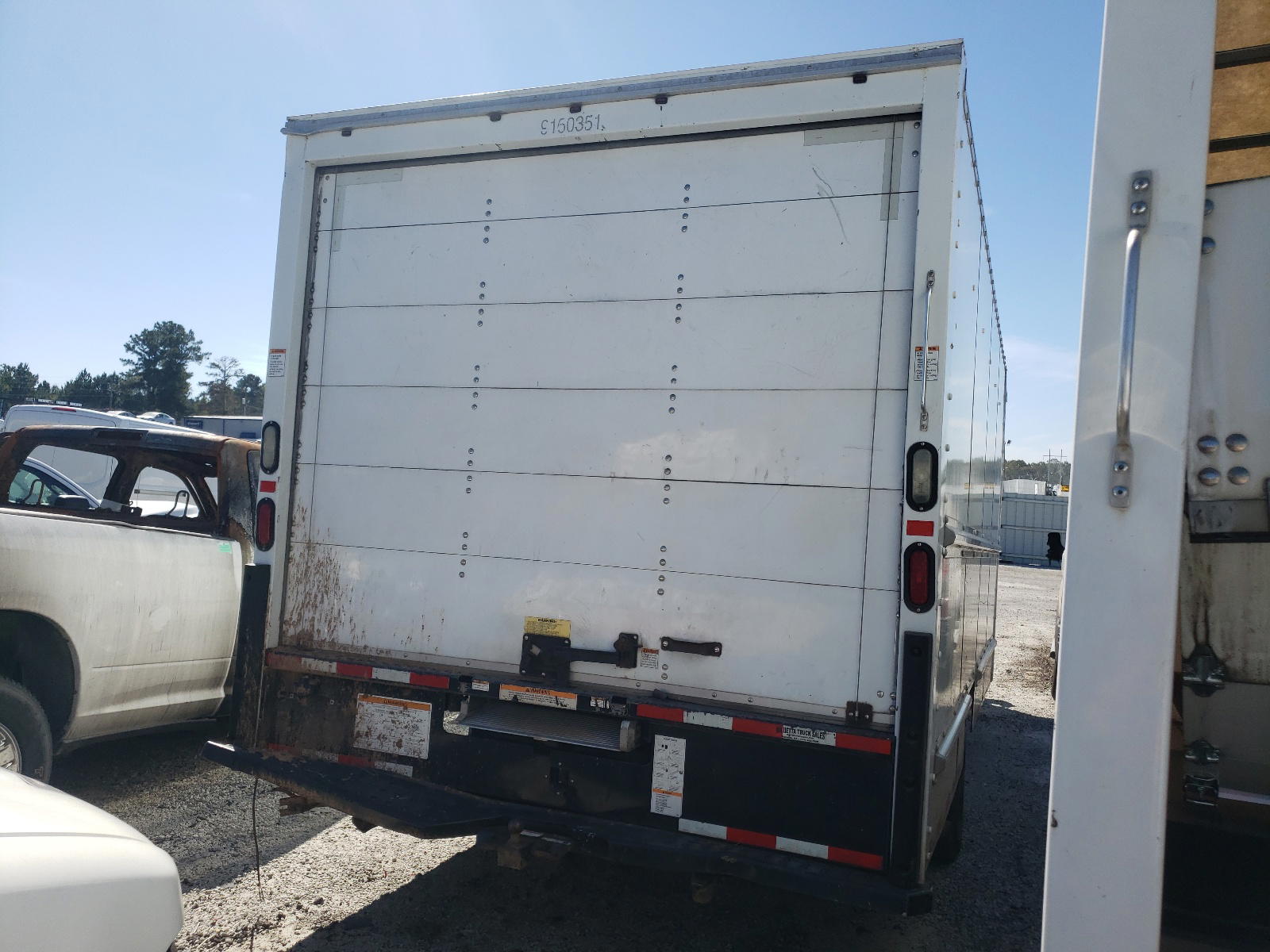 Photo 4 from auction – 2016 FORD ECONOLINE with VIN 1FDWE3FS2GDC37576