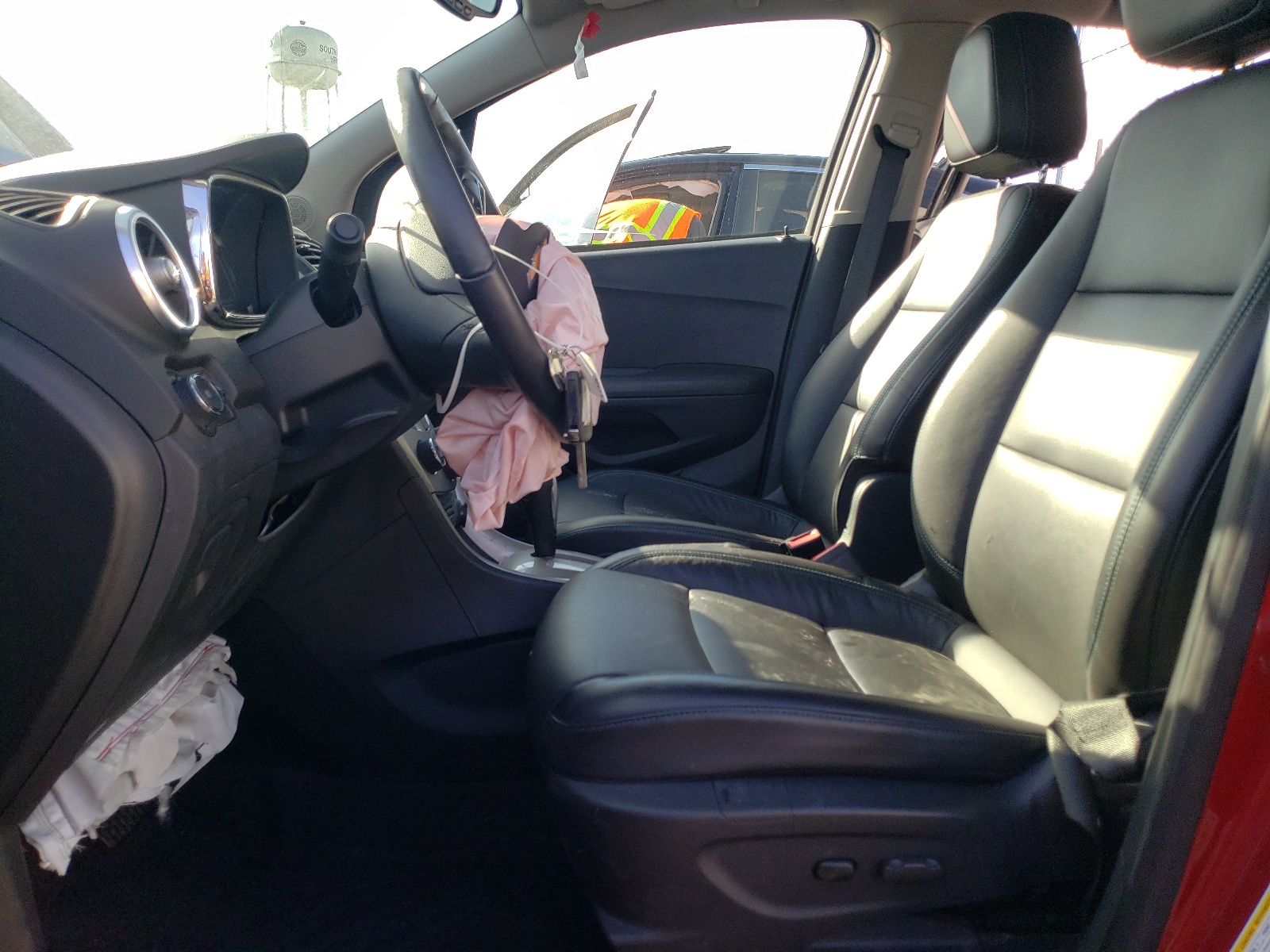 Photo 5 from auction – 2015 CHEVROLET TRAX LTZ with VIN KL7CJTSB5FB118890