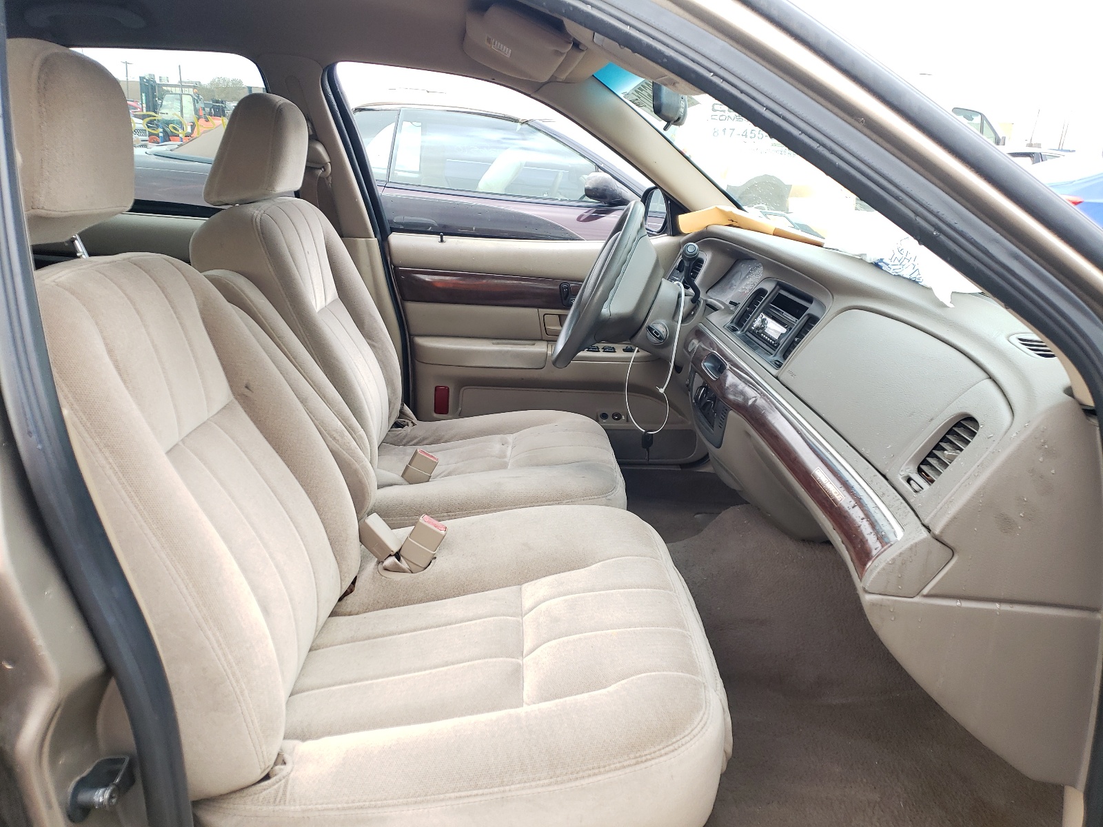 Photo 5 from auction – 2003 MERCURY GRAND MARQ with VIN 2MEFM74W63X618062