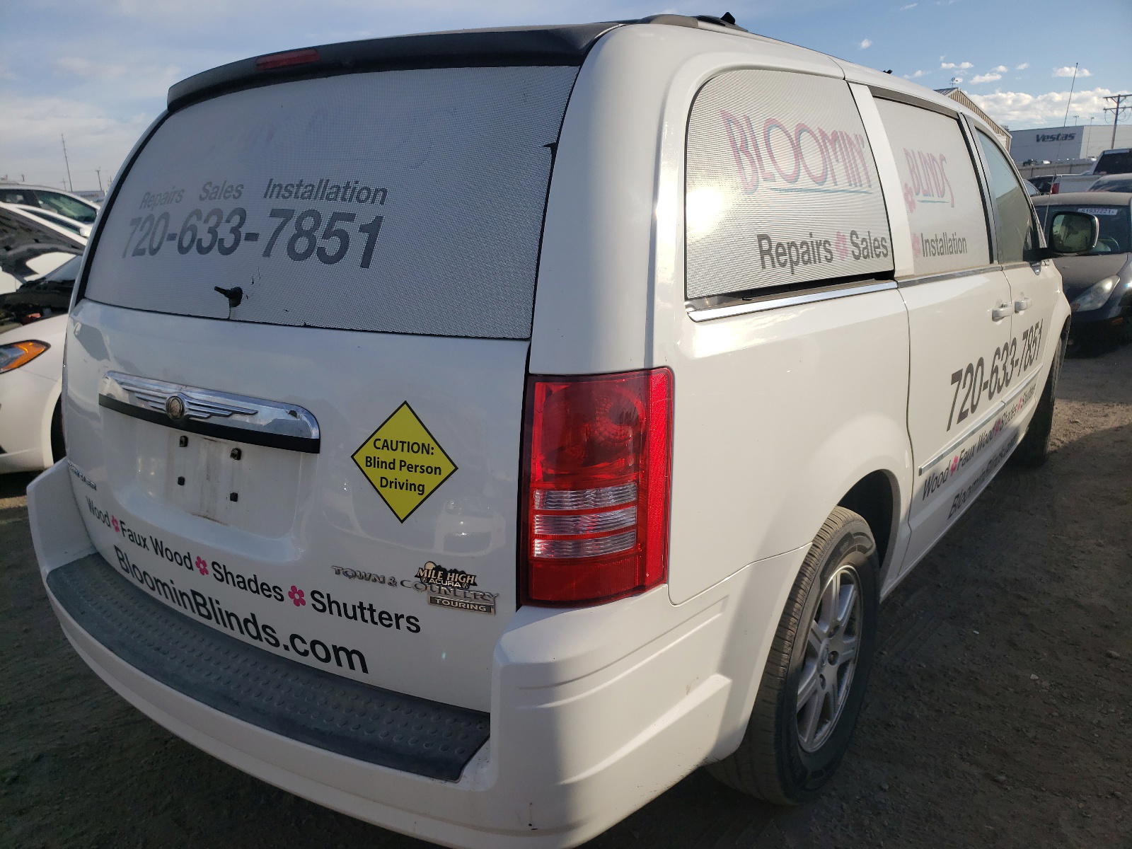 Photo 4 from auction – 2010 CHRYSLER TOWN AND C with VIN 2A4RR5D18AR192914