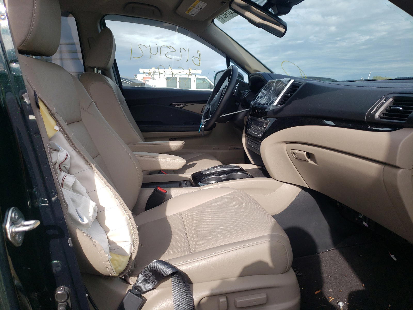 Photo 5 from auction – 2017 HONDA PILOT ELIT with VIN 5FNYF6H09HB101155