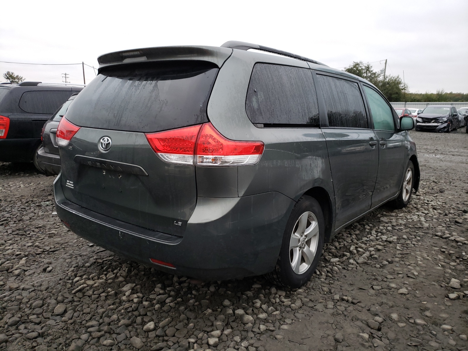 Photo 4 from auction – 2014 TOYOTA SIENNA LE with VIN 5TDKK3DC0ES422072