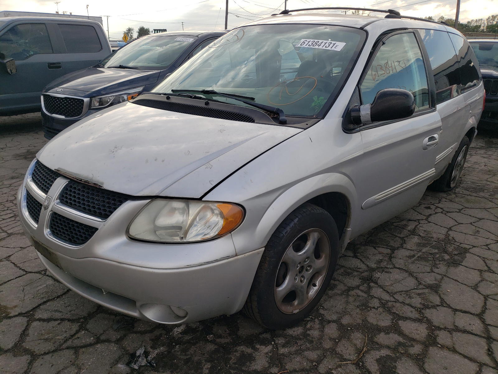 Photo 2 from auction – 2002 DODGE GRAND CARA with VIN 2B8GP54L92R793833