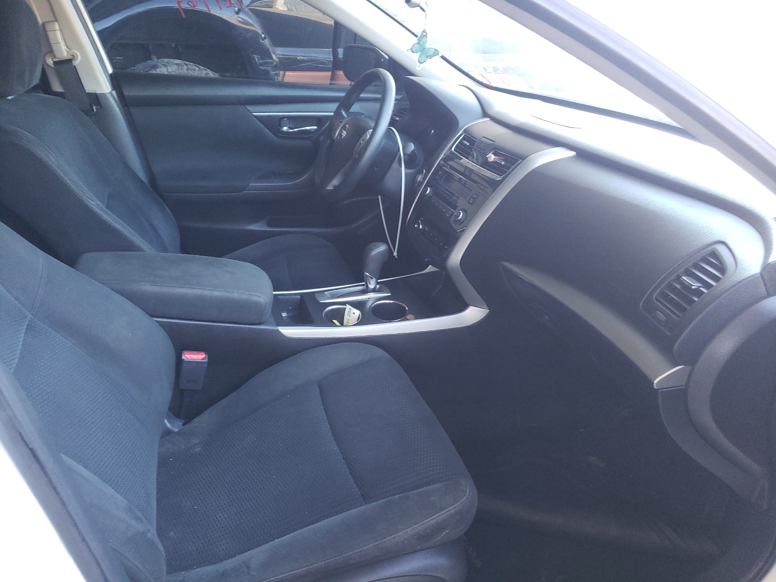Photo 5 from auction – 2015 NISSAN ALTIMA 2.5 with VIN 1N4AL3AP8FN329443