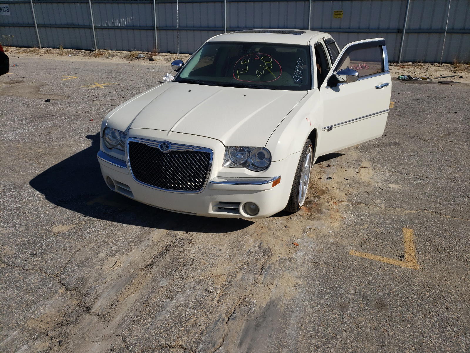 Photo 2 from auction – 2010 CHRYSLER 300C with VIN 2C3CA6CT6AH114640