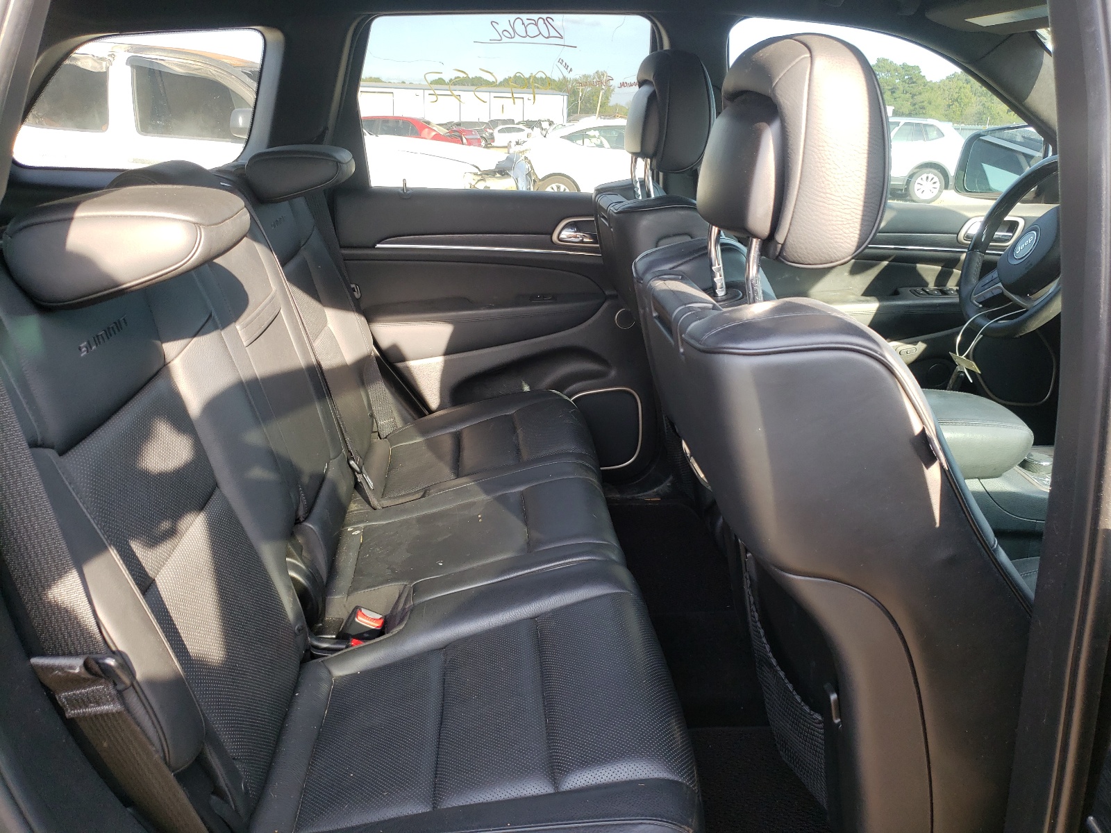 Photo 6 from auction – 2015 JEEP GRAND CHER with VIN 1C4RJFJT5FC813843