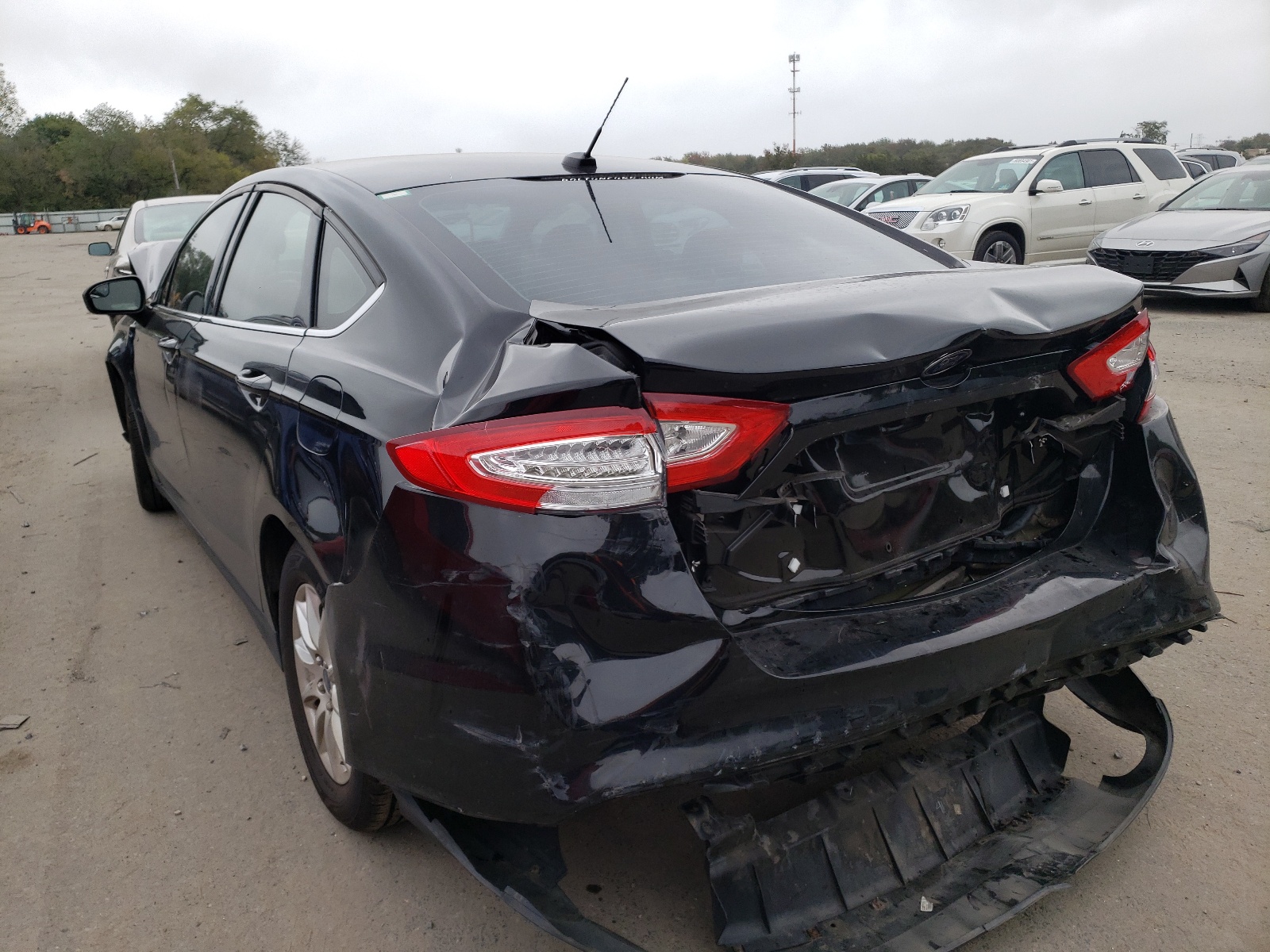 Photo 3 from auction – 2016 FORD FUSION S with VIN 3FA6P0G76GR222082