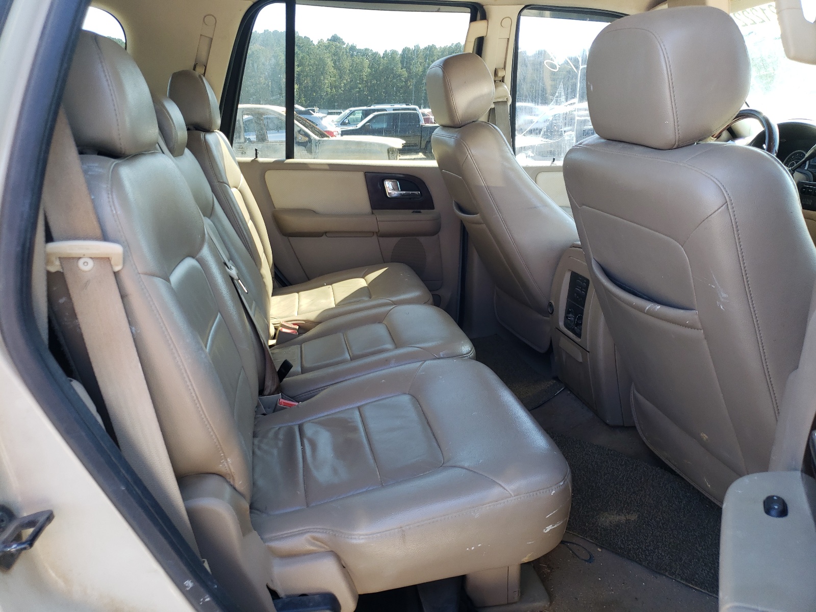 Zdjęcie 6 z aukcji – 2006 FORD EXPEDITION z VIN 1FMPU19566LA80432