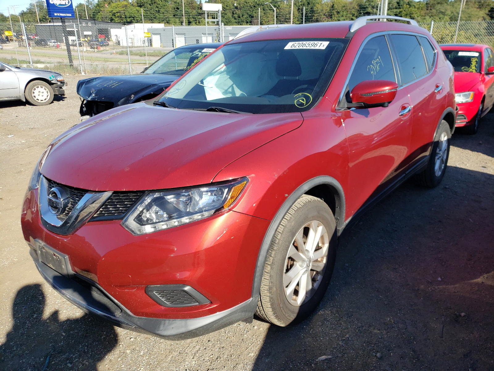 Photo 2 from auction – 2016 NISSAN ROGUE S with VIN KNMAT2MV2GP720169