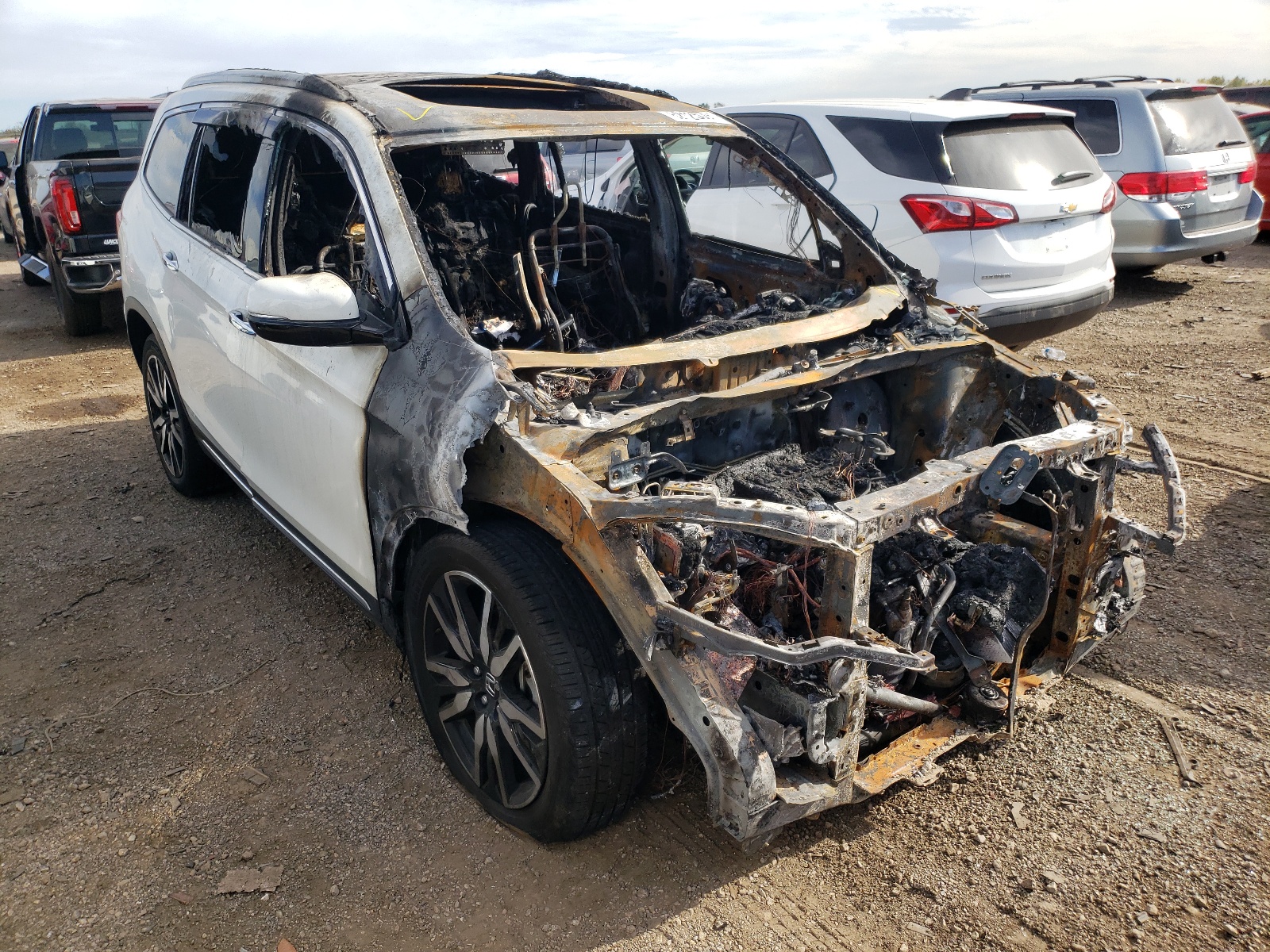 Photo 1 from auction – 2019 HONDA PILOT TOUR with VIN 5FNYF6H92KB076282